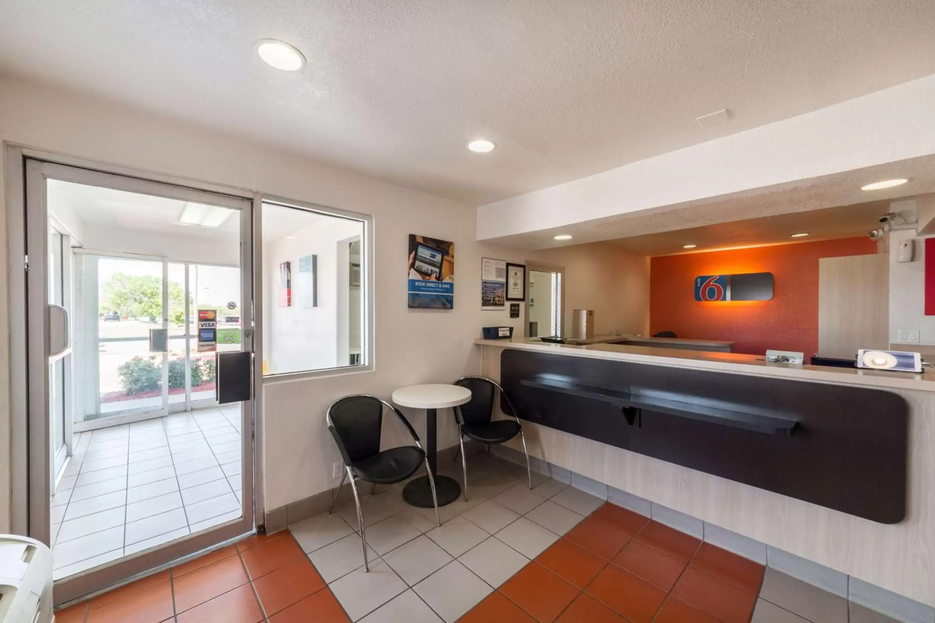 Lobby or reception, Lobby/Reception in Motel 6-Del Rio, TX