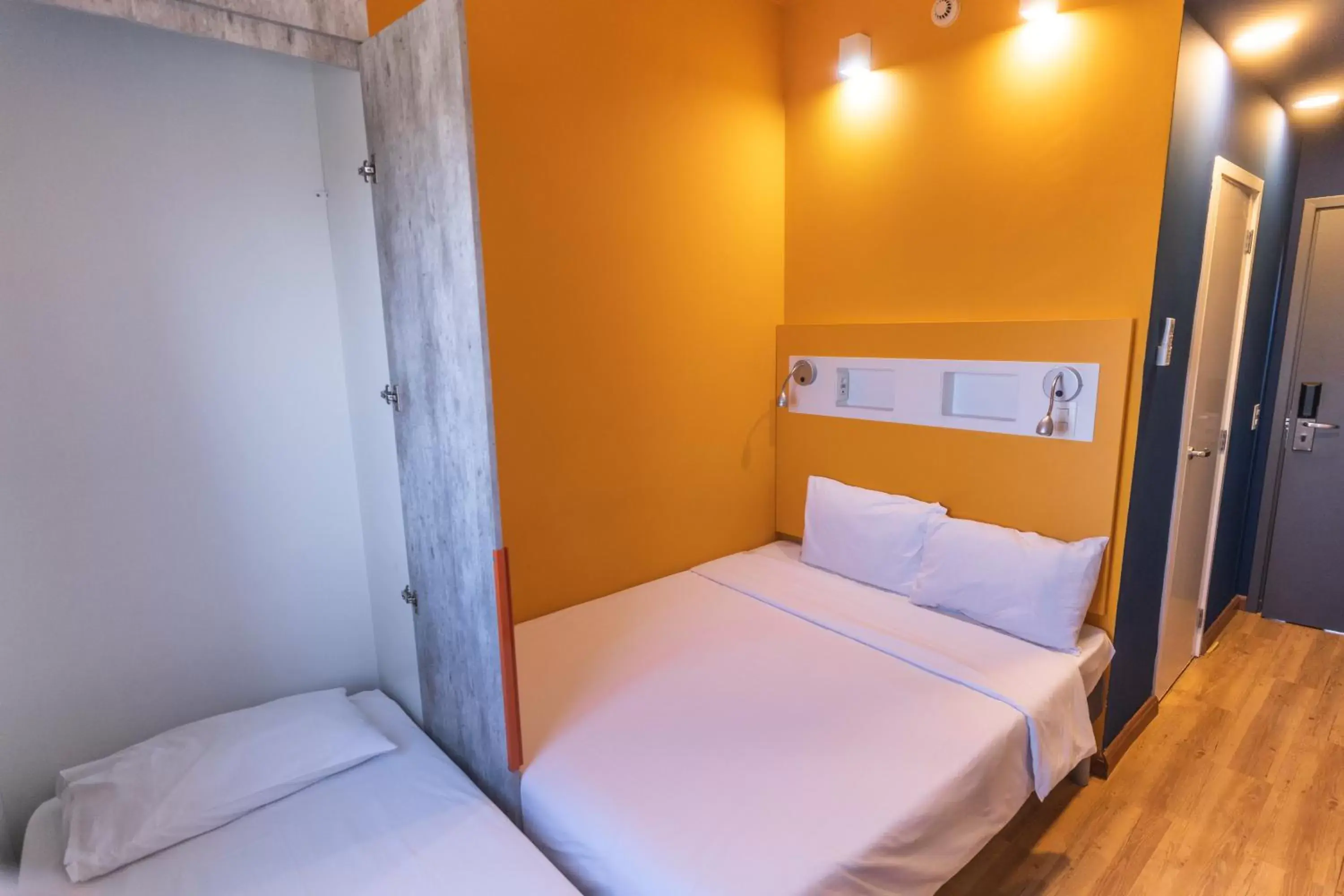 Photo of the whole room, Bed in Ibis Budget Lorena - Circuito da Fé