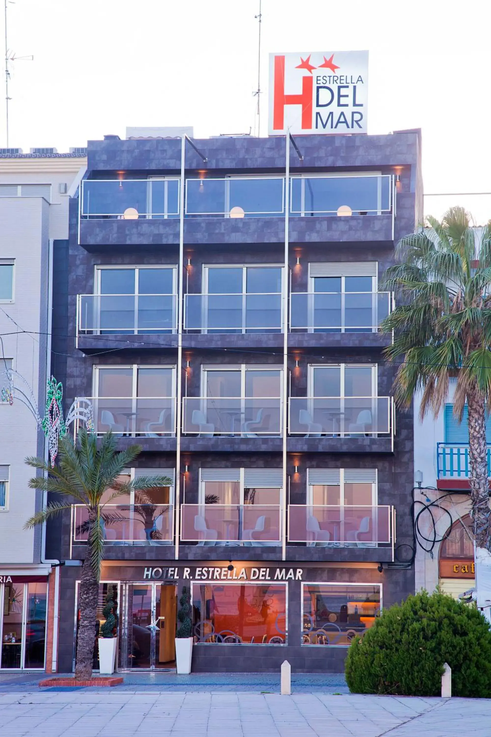 Facade/entrance, Property Building in Estrella del Mar