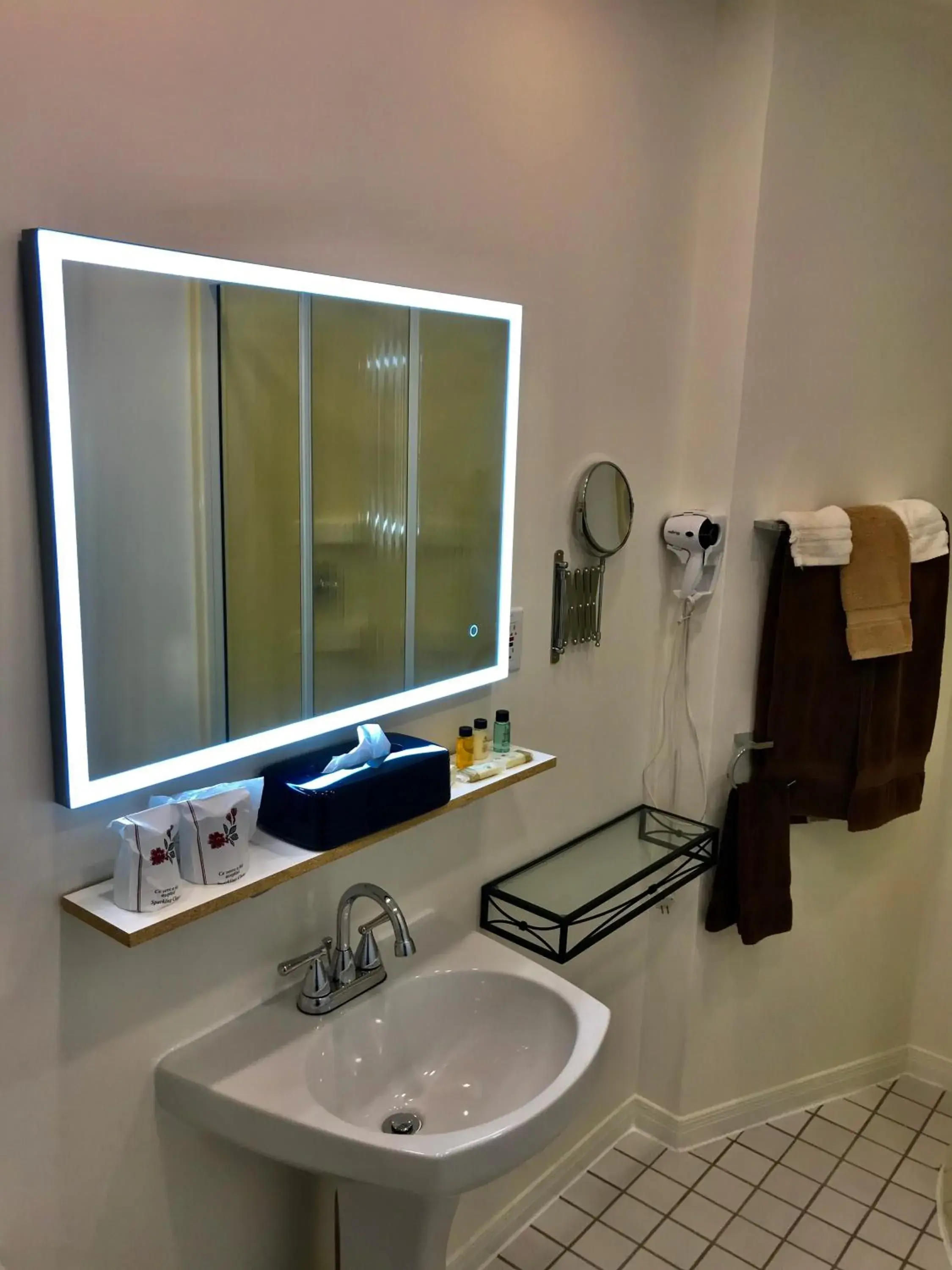 Twin Room in Auberge du Sault-à-la-Puce Twin Room in Auberge du Sault-à-la-Puce