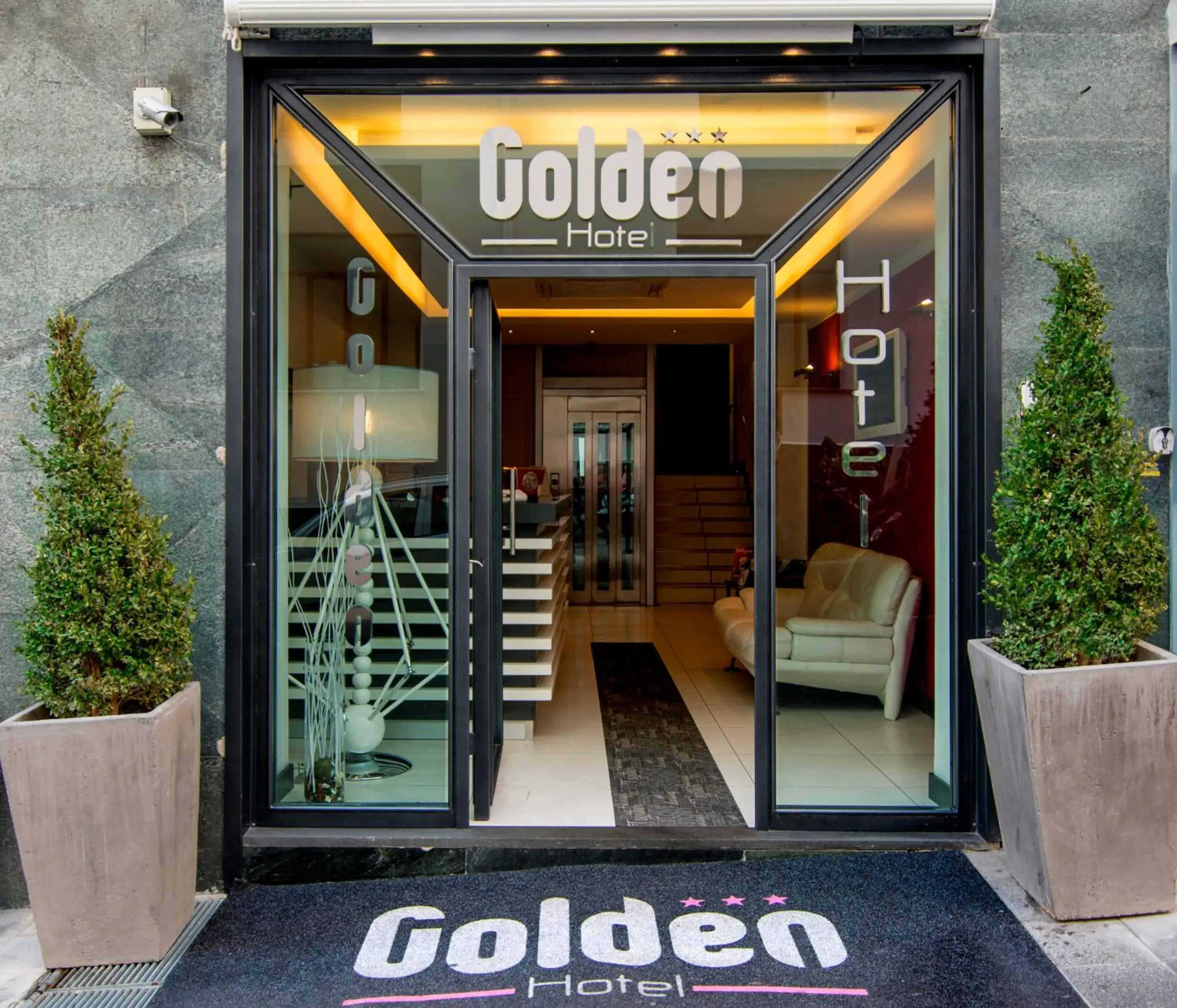 Facade/entrance, Property Logo/Sign in Golden Hotel