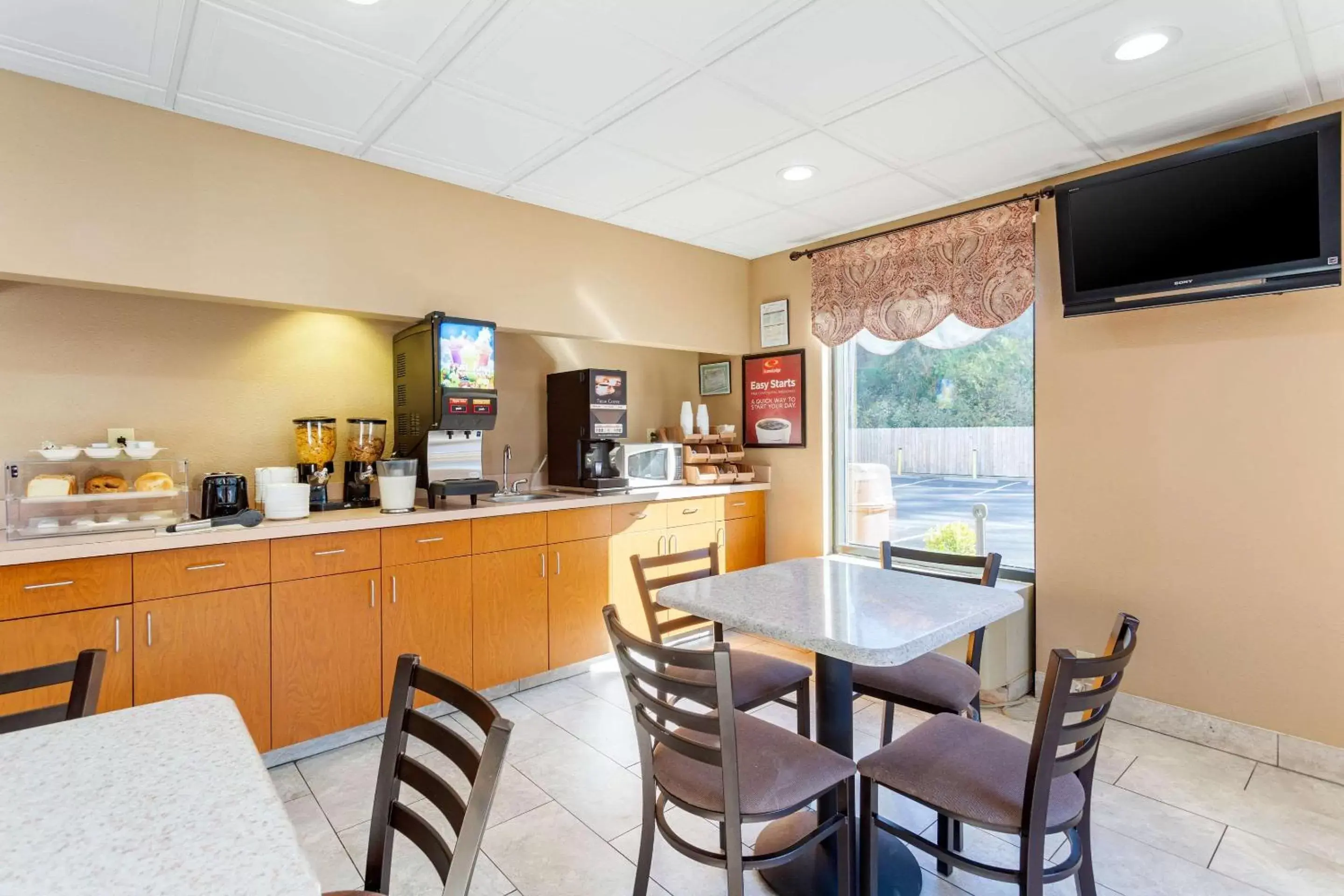 Restaurant/Places to Eat in Econo Lodge Lookout Mountain