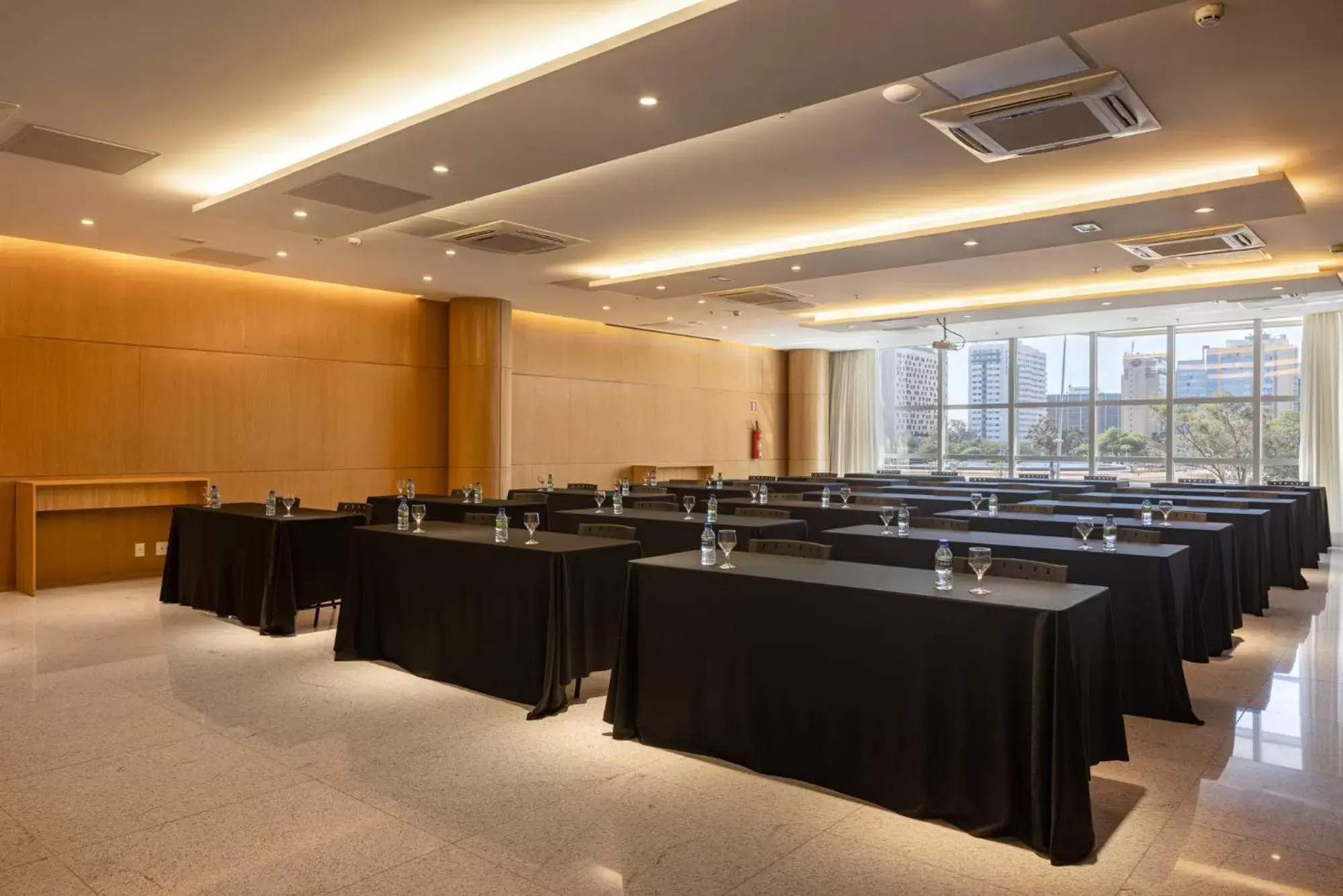 Business facilities in Ramada by Wyndham Brasilia Alvorada