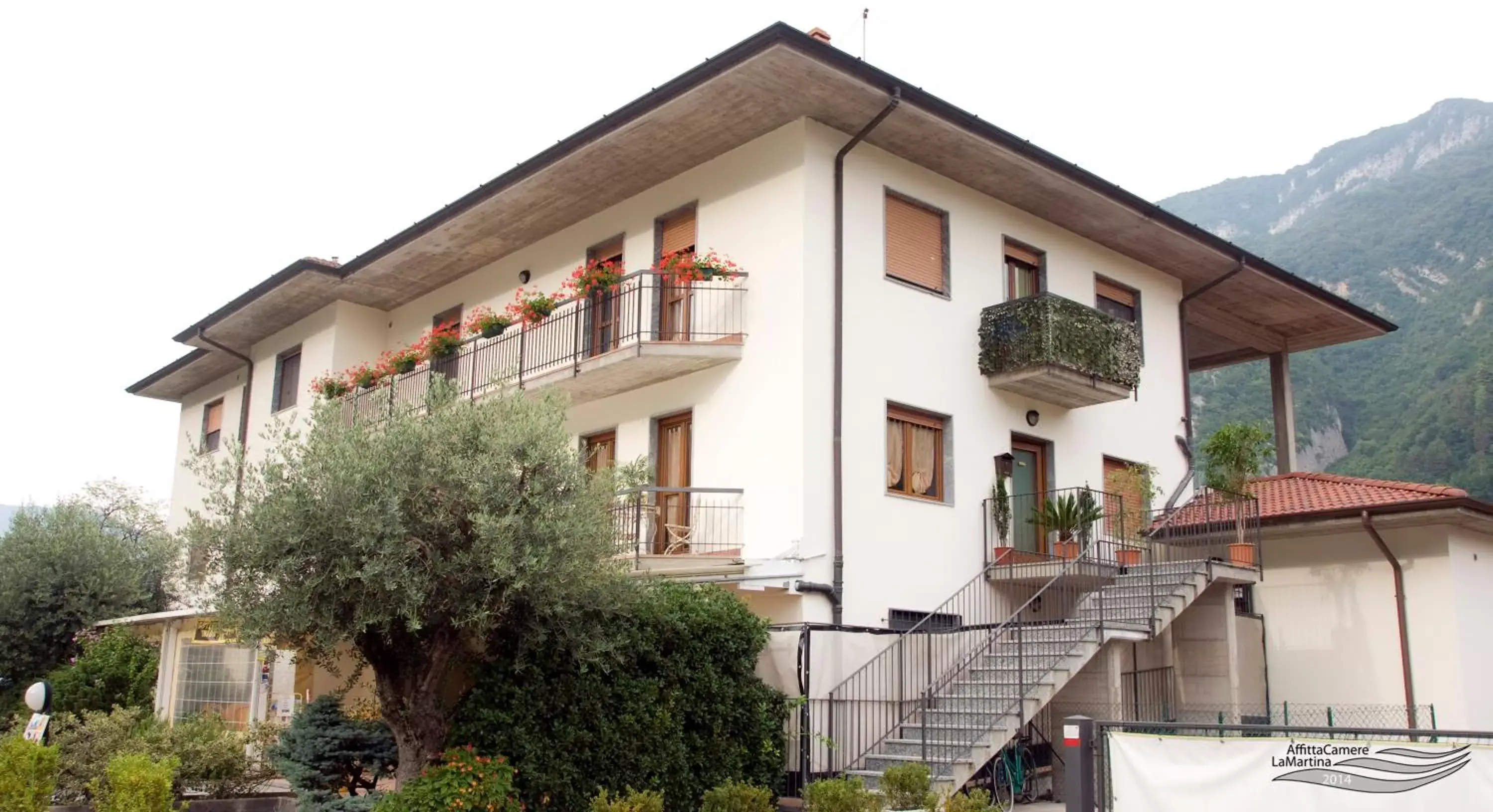 Facade/entrance, Property Building in Affittacamere La Martina