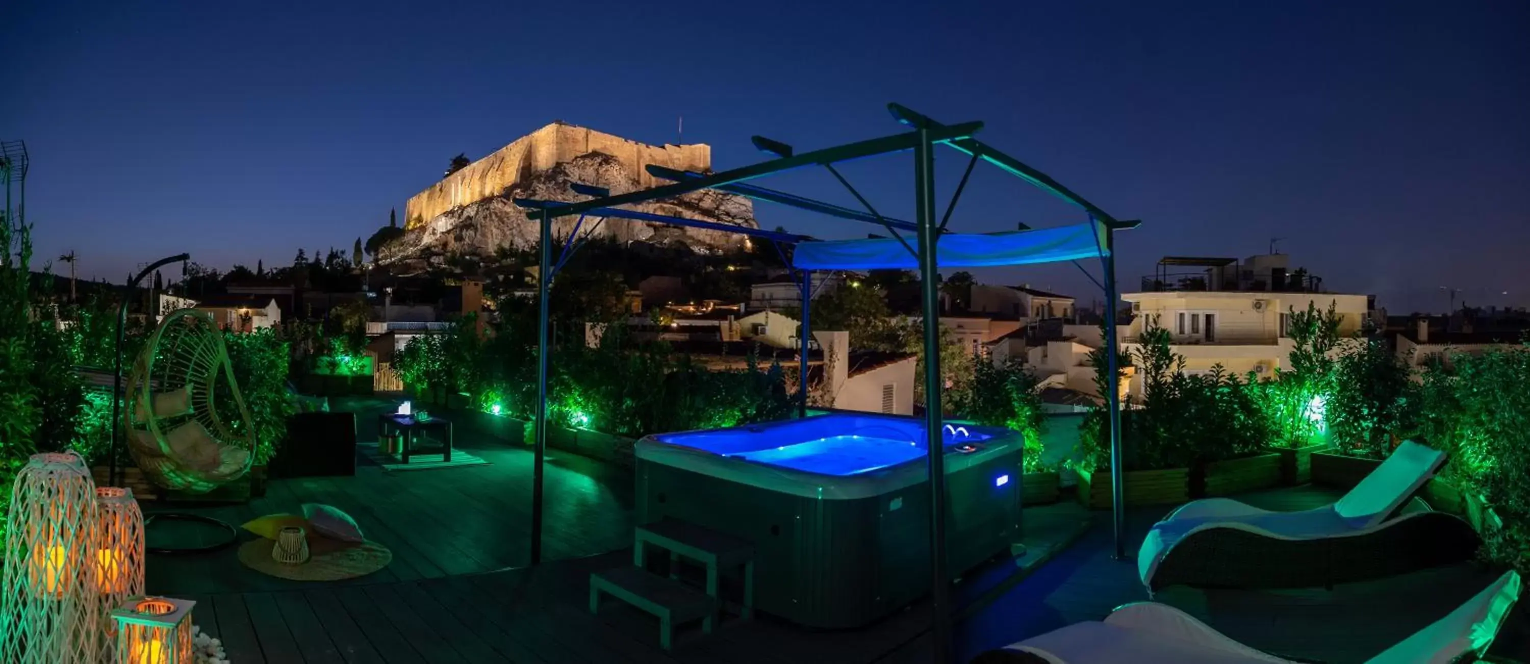 Hot Tub, Pool View in Plaka Arch Suites