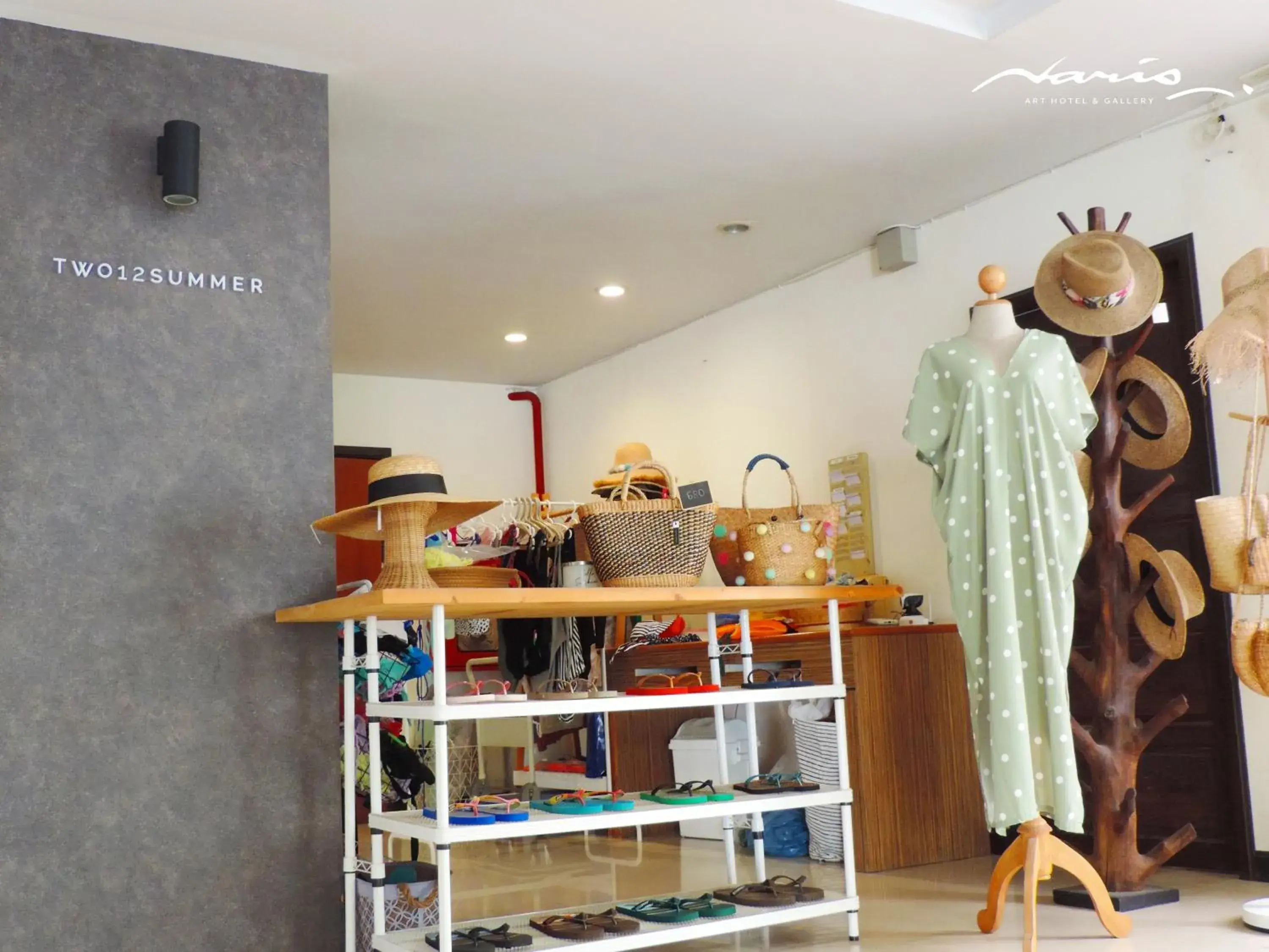 On-site shops in Naris Art Hotel