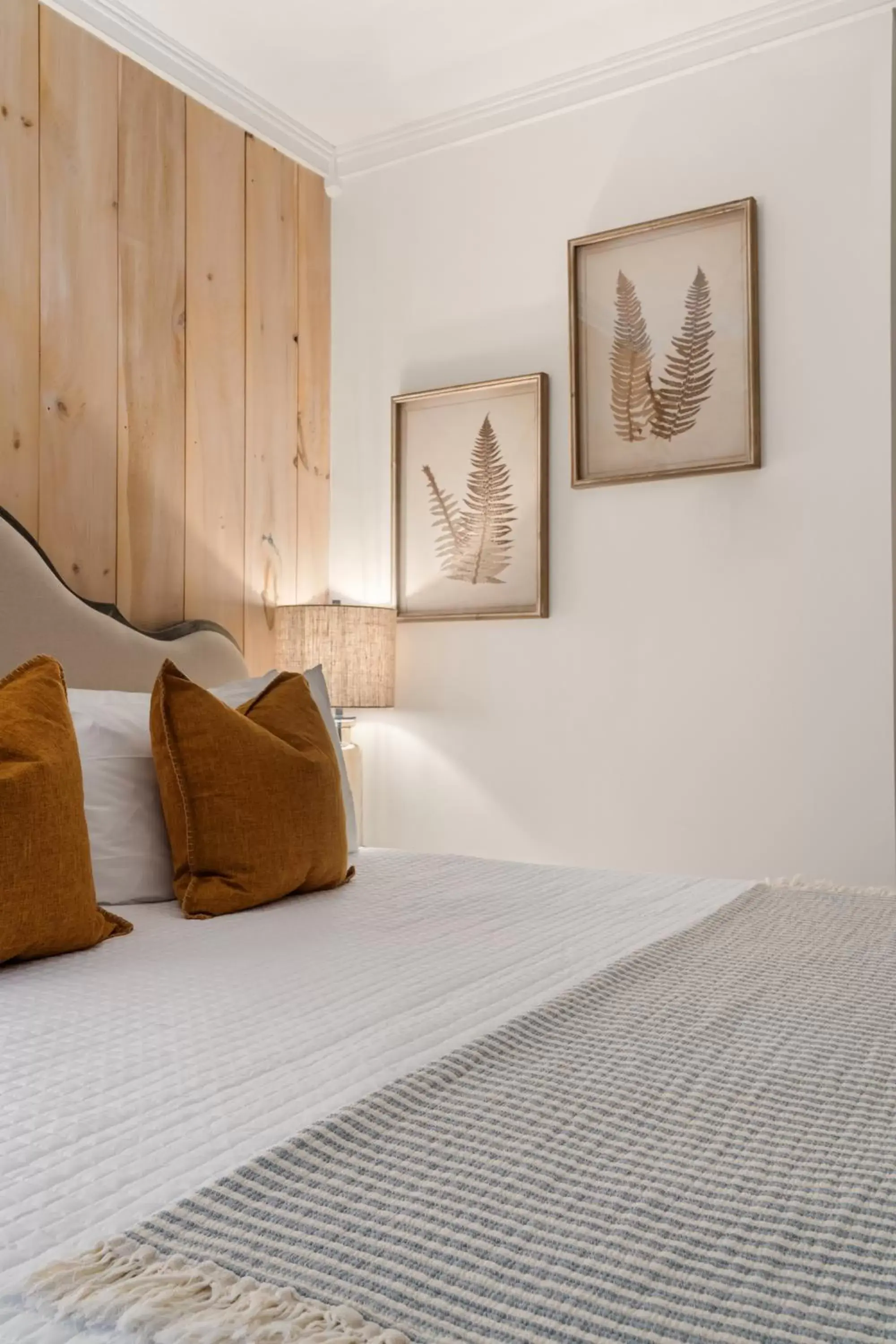 Decorative detail, Bed in Inn at Silver Maple Farm