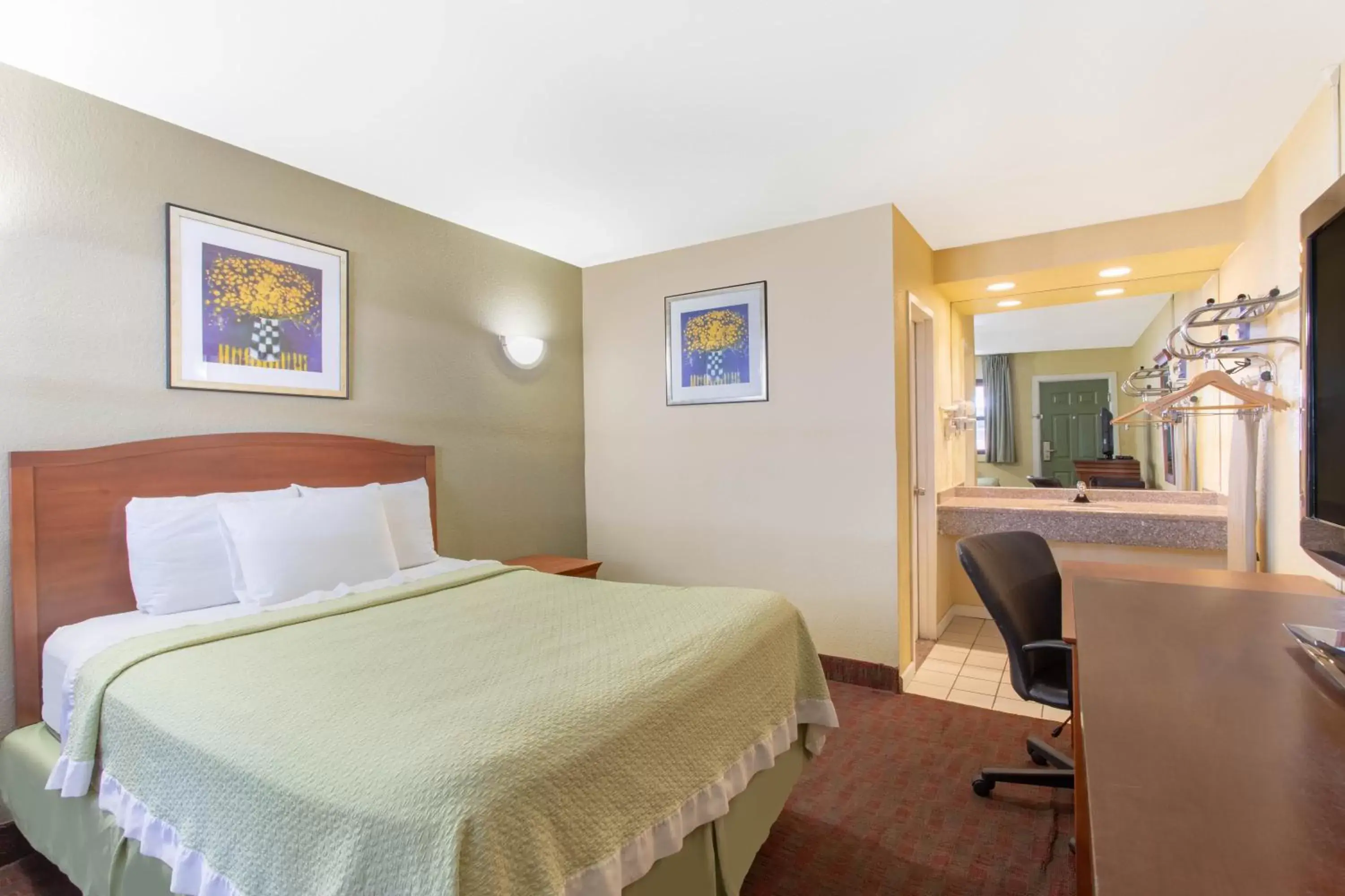 Bed in Days Inn by Wyndham Elmsford