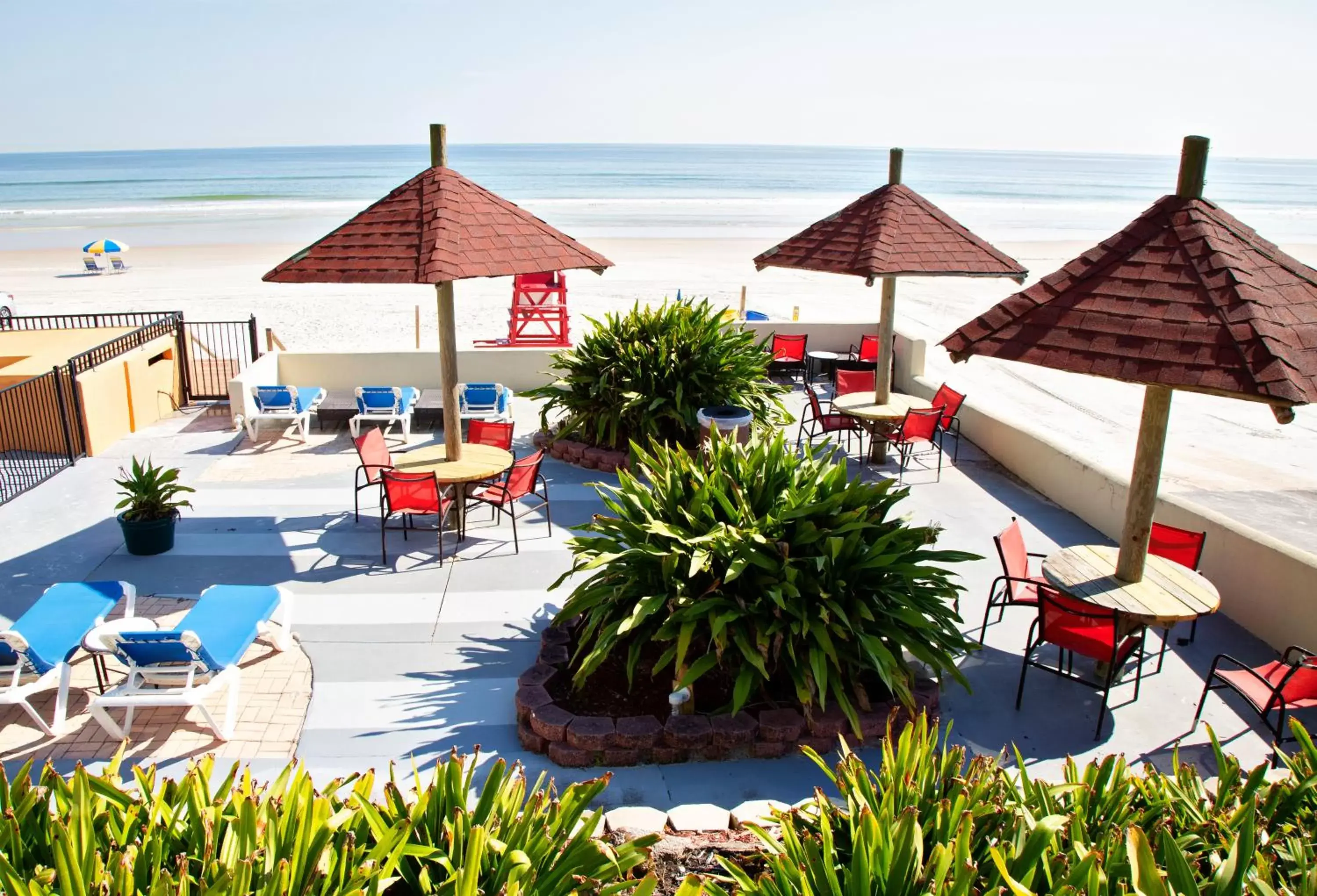 Pool view in Daytona Dream Inn By AmeriVu