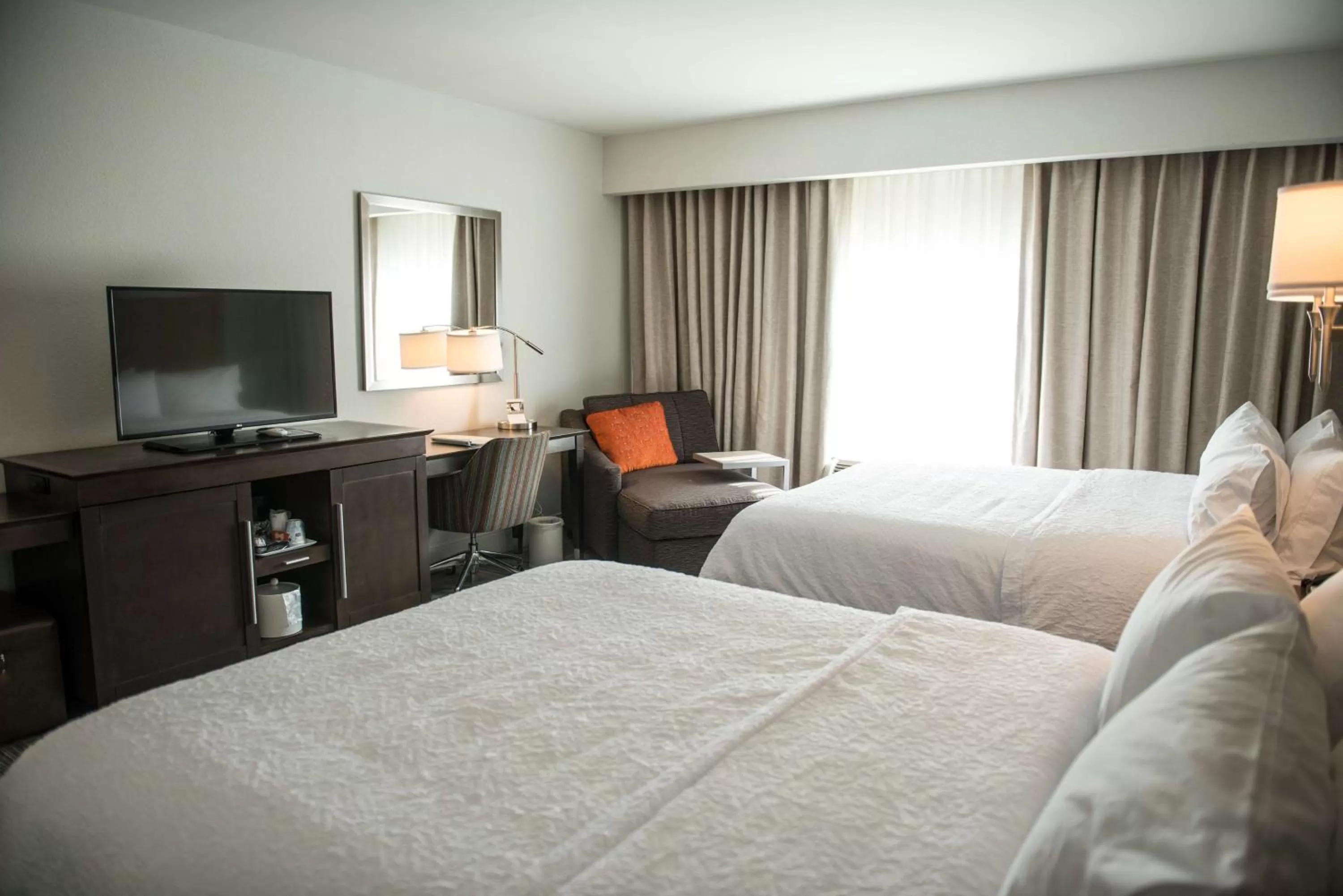 Bed in Hampton Inn Bainbridge, GA