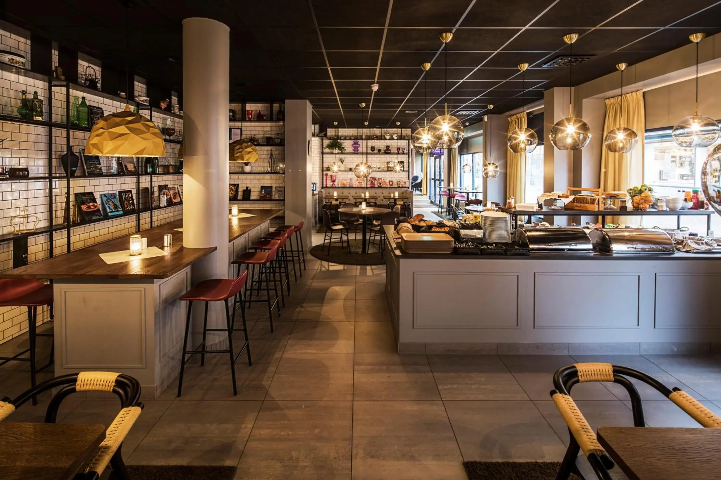 Lounge or bar in Home Hotel Bristol Lounge or bar in Home Hotel Bristol