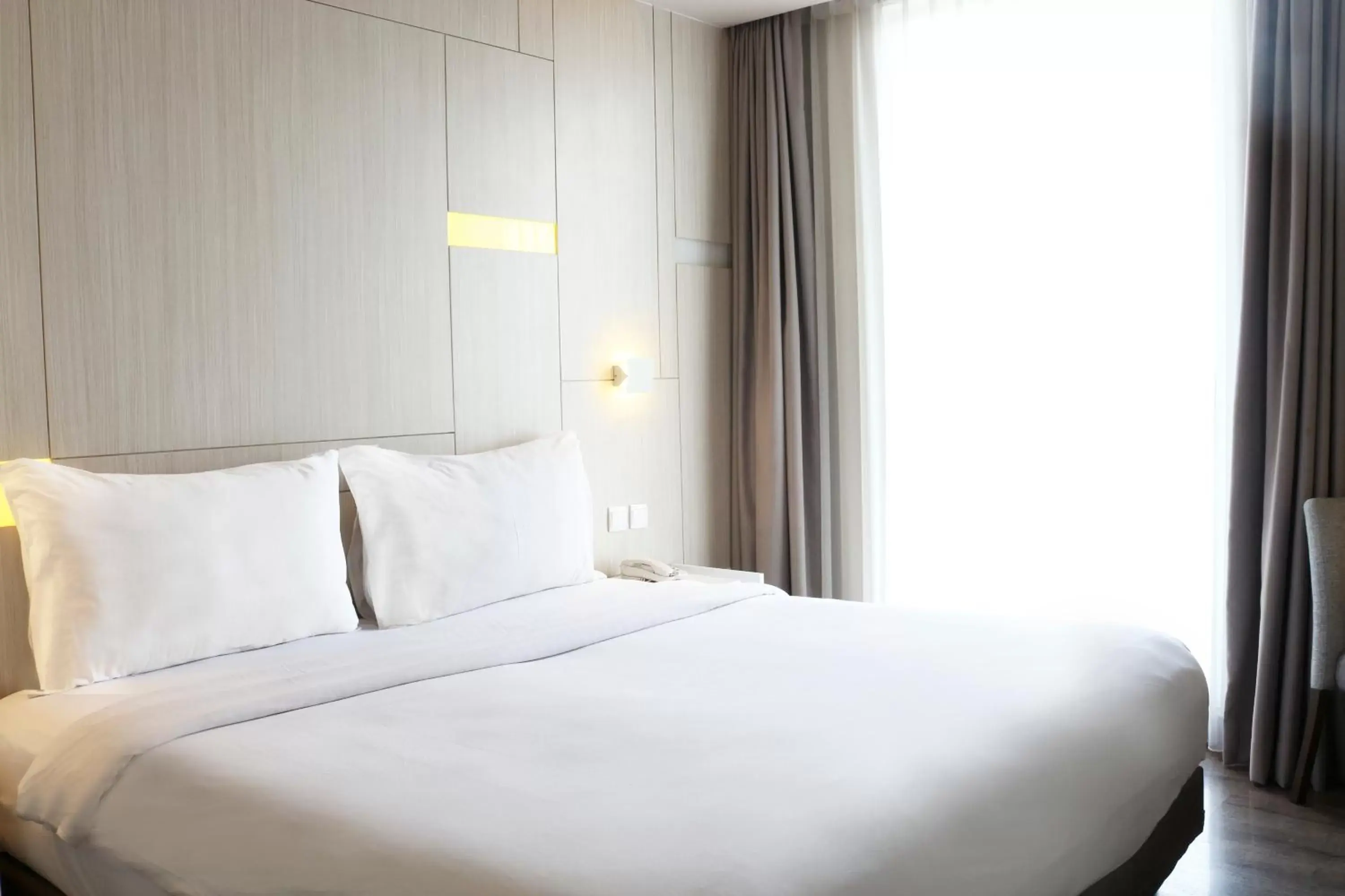 Photo of the whole room, Bed in Swiss-Belinn Cikarang