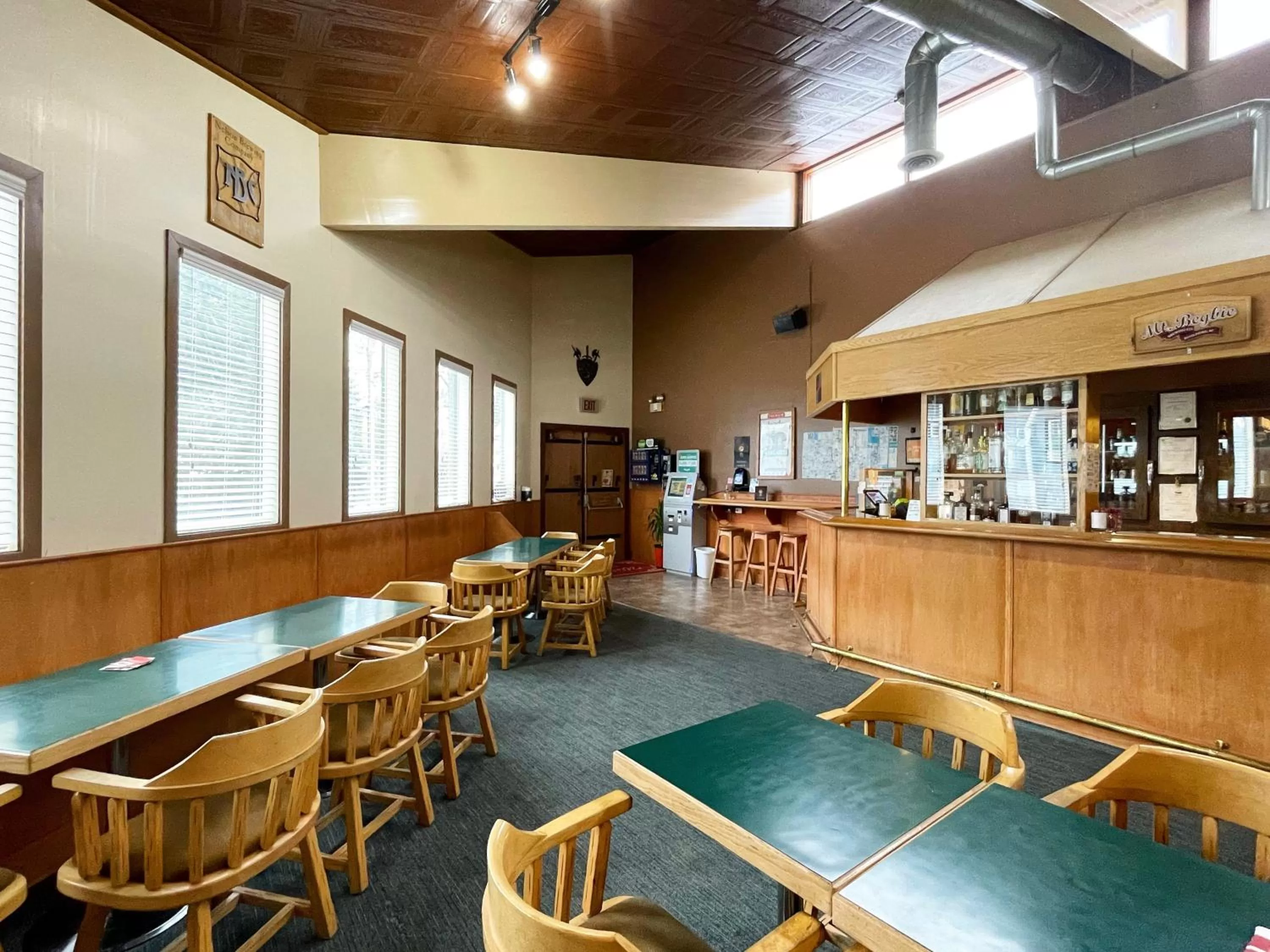 Lounge or bar in Valhalla Inn