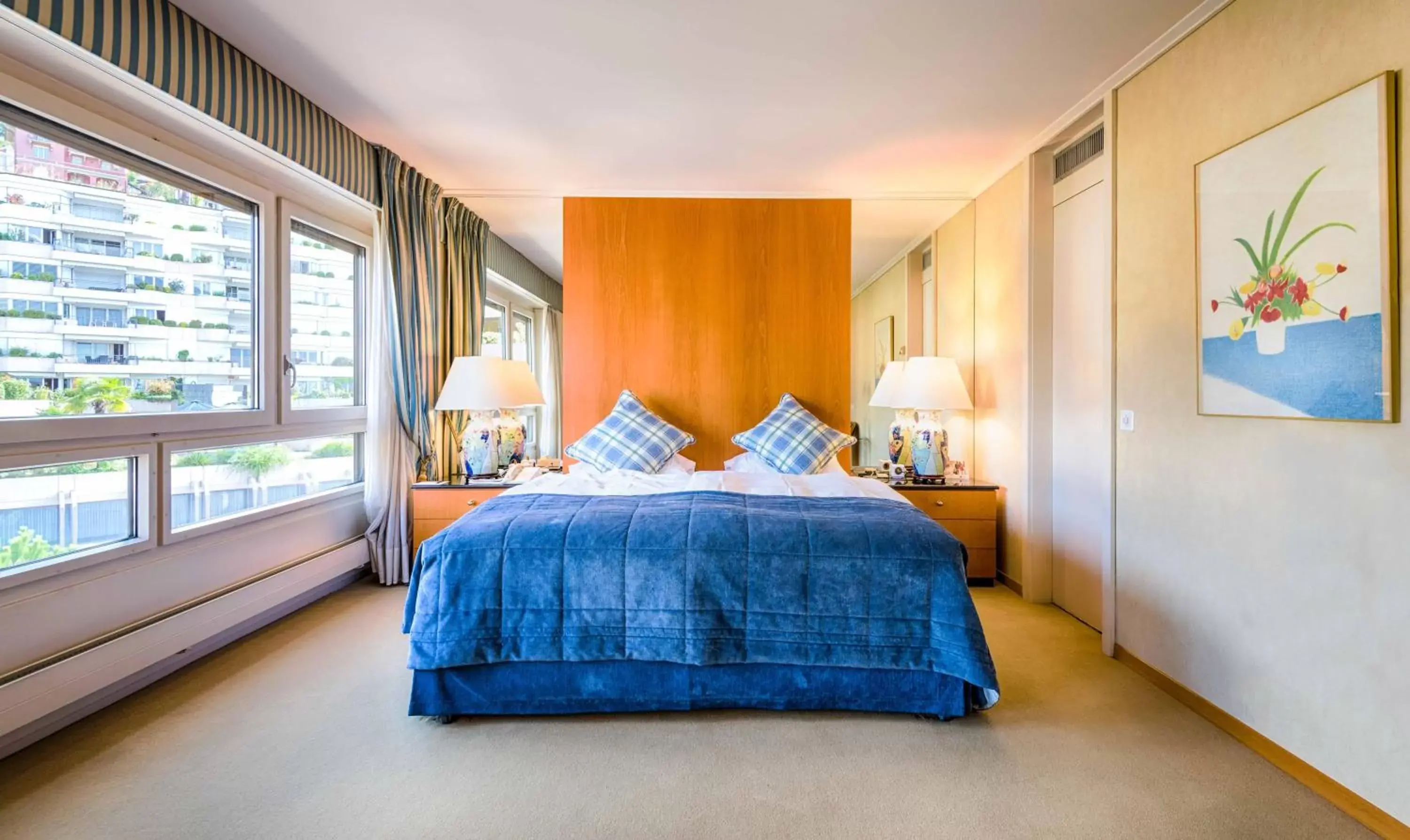 Photo of the whole room, Bed in Royal Plaza Montreux Photo of the whole room, Bed in Royal Plaza Montreux