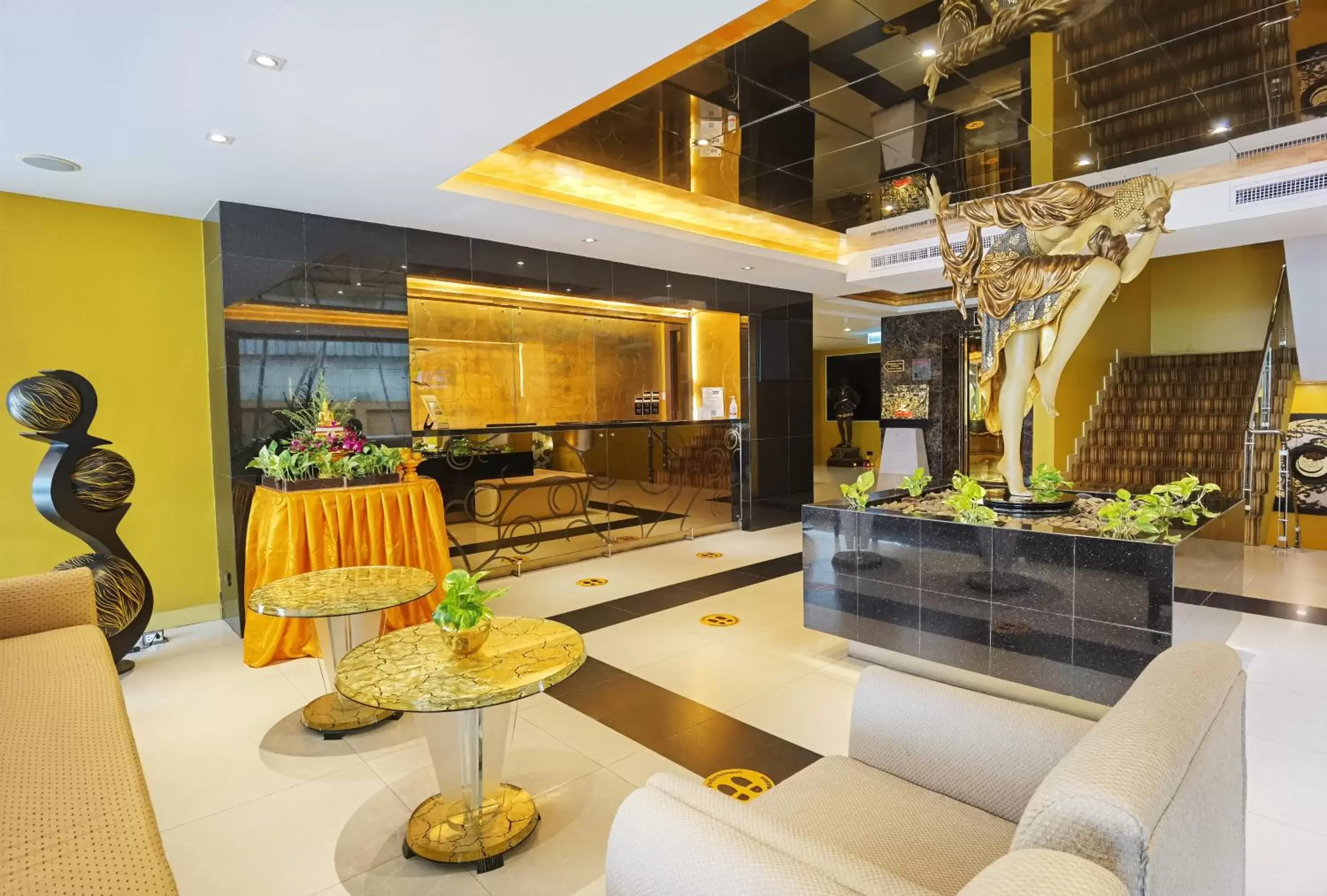 Lobby or reception, Lobby/Reception in Nova Gold Hotel by Compass Hospitality