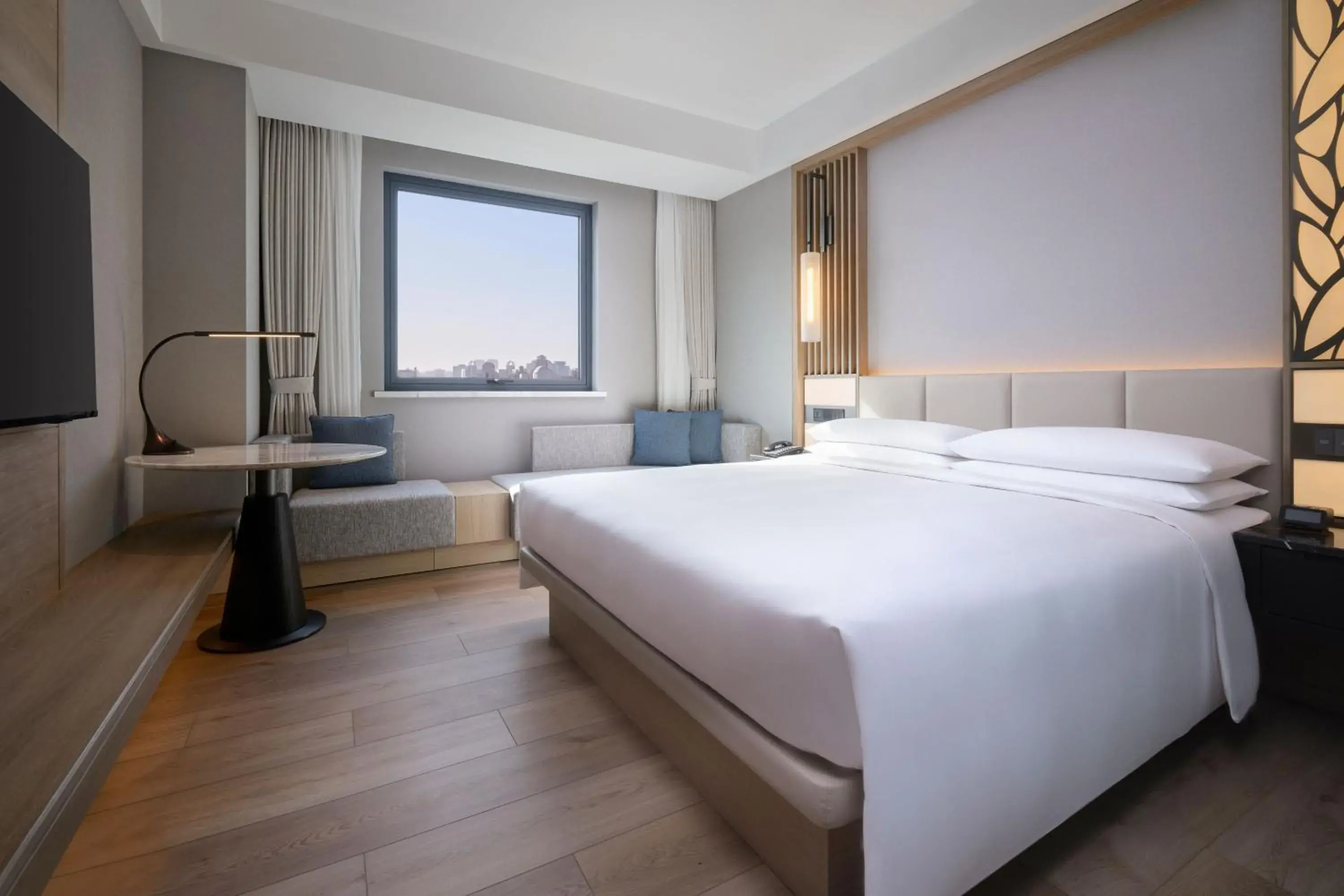 Bedroom, Bed in Courtyard By Marriott Shanghai Xujiahui