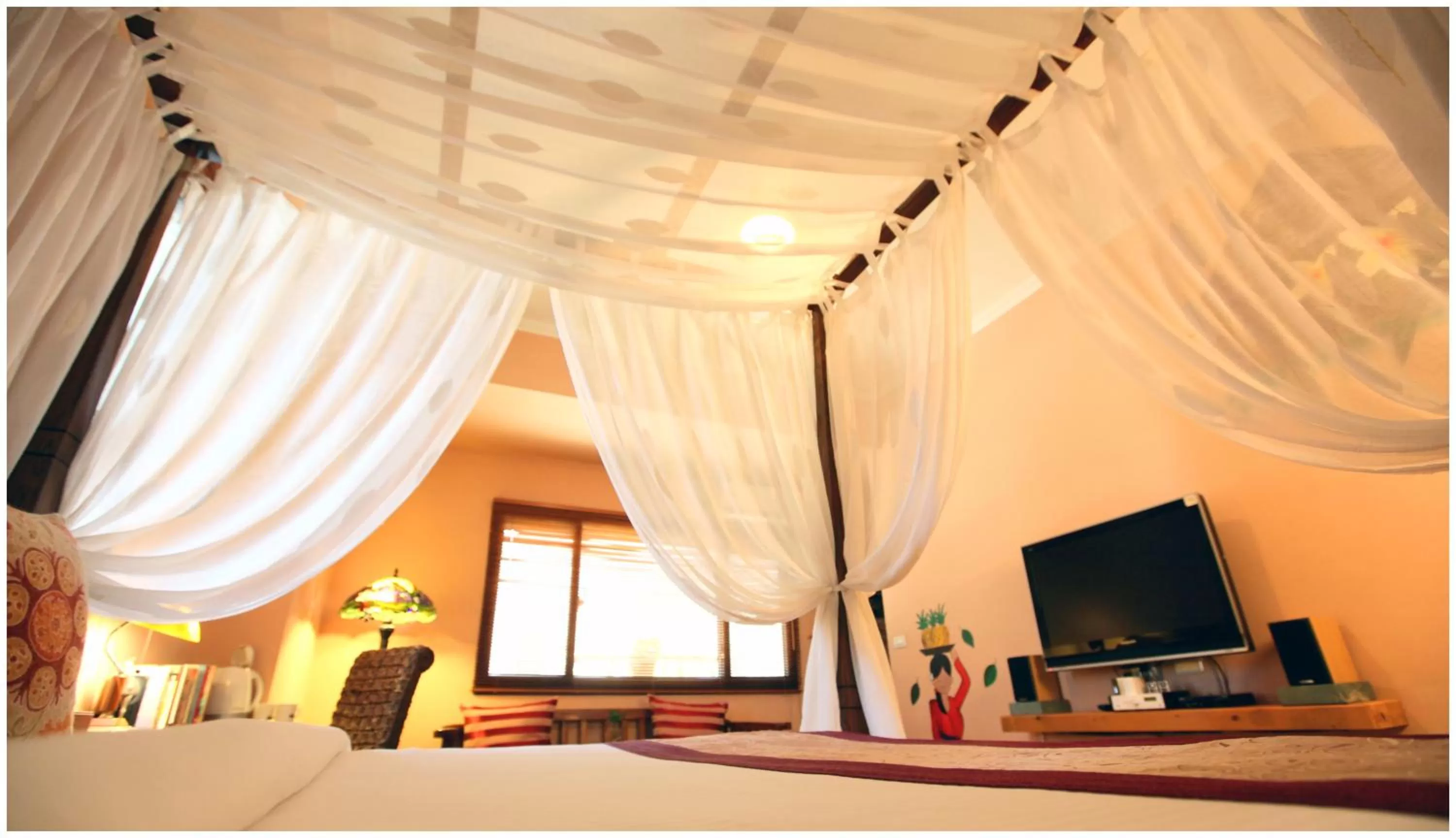 Photo of the whole room in Errantry Lodge & Studio