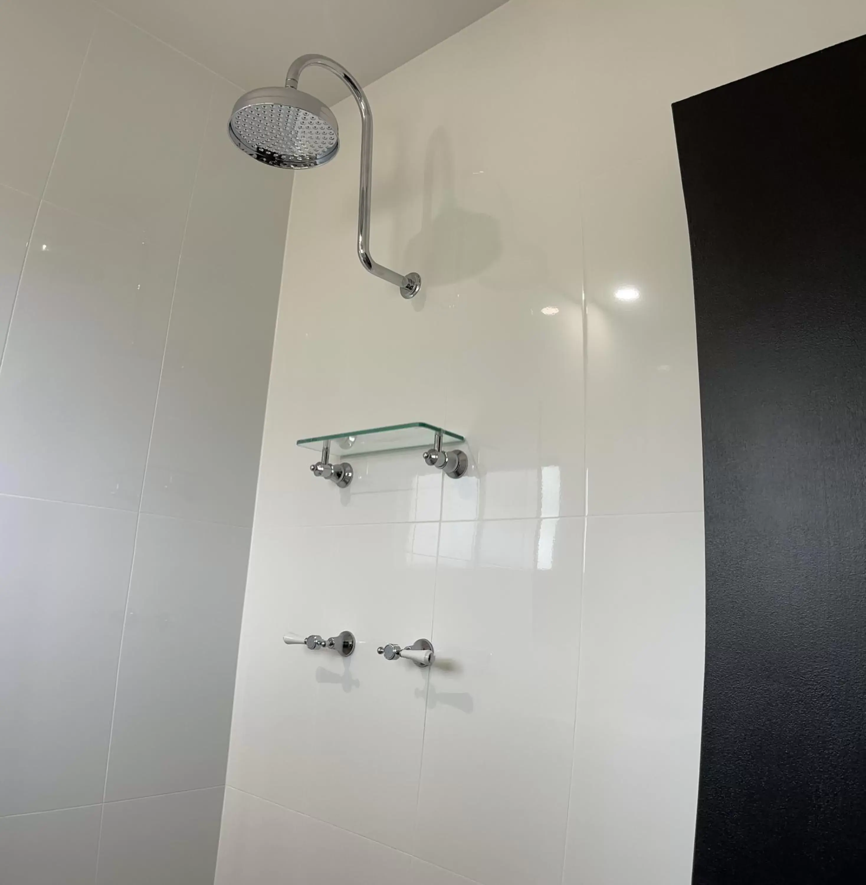 Bathroom in Albert Park Motor Inn-KING BED IN EVERY ROOM-RENOVATED 2022