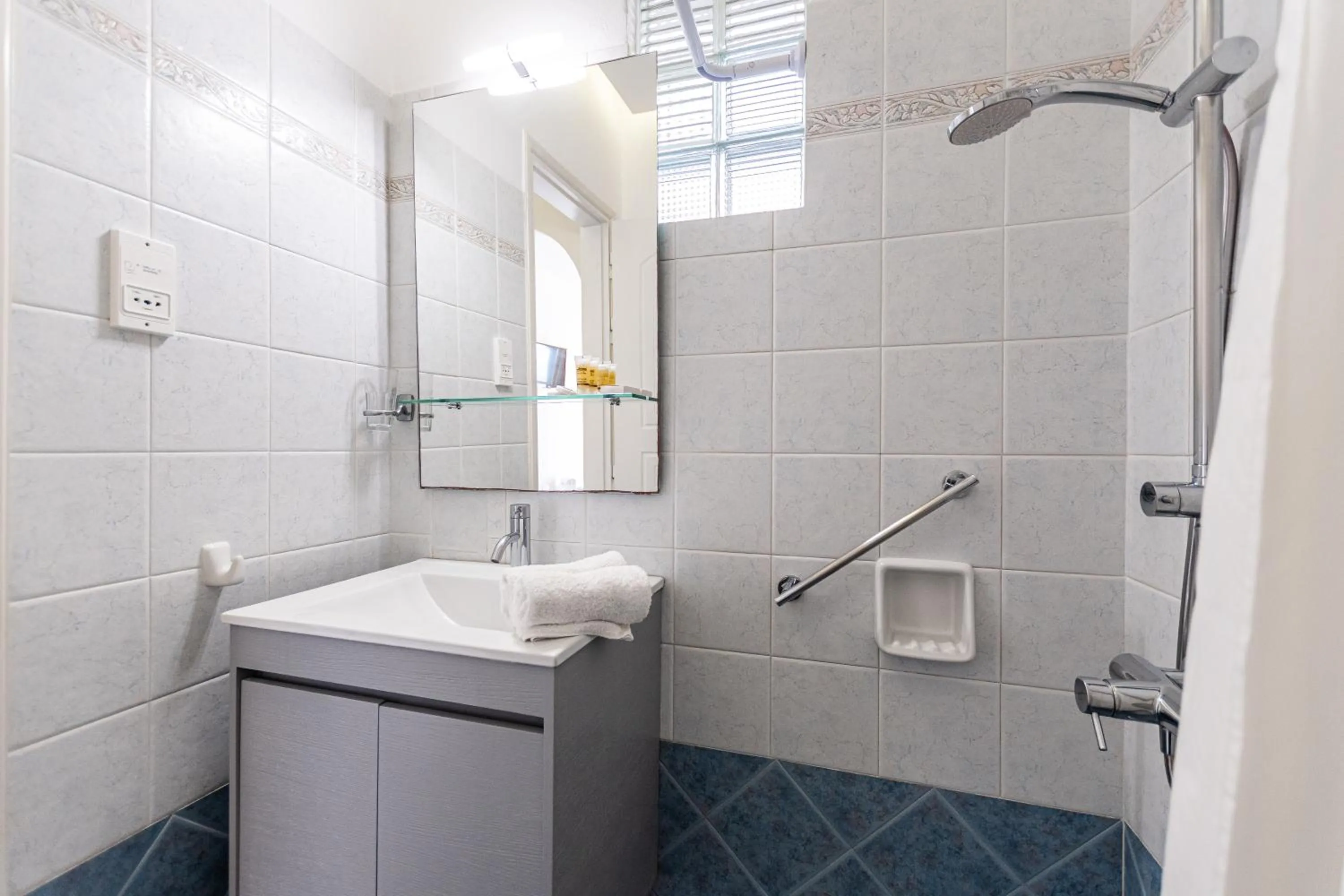 Shower in Hotel Palatia