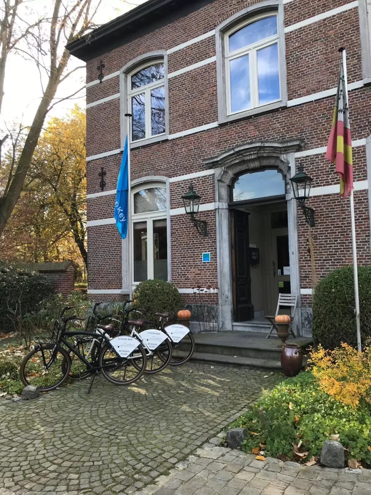 Facade/entrance, Property Building in B&B Roosendaelhof