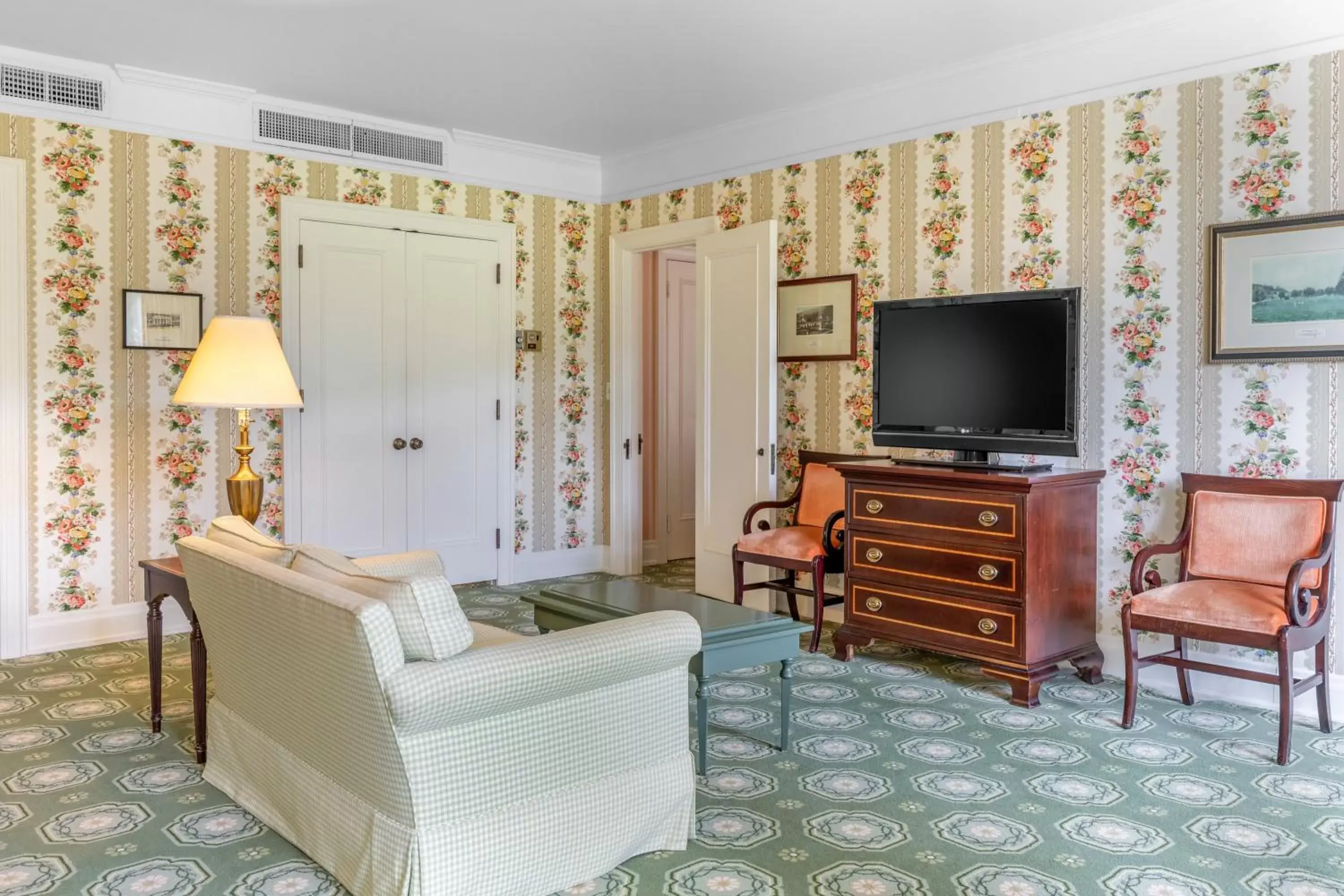 Bedroom, Seating Area in The Omni Homestead Resort