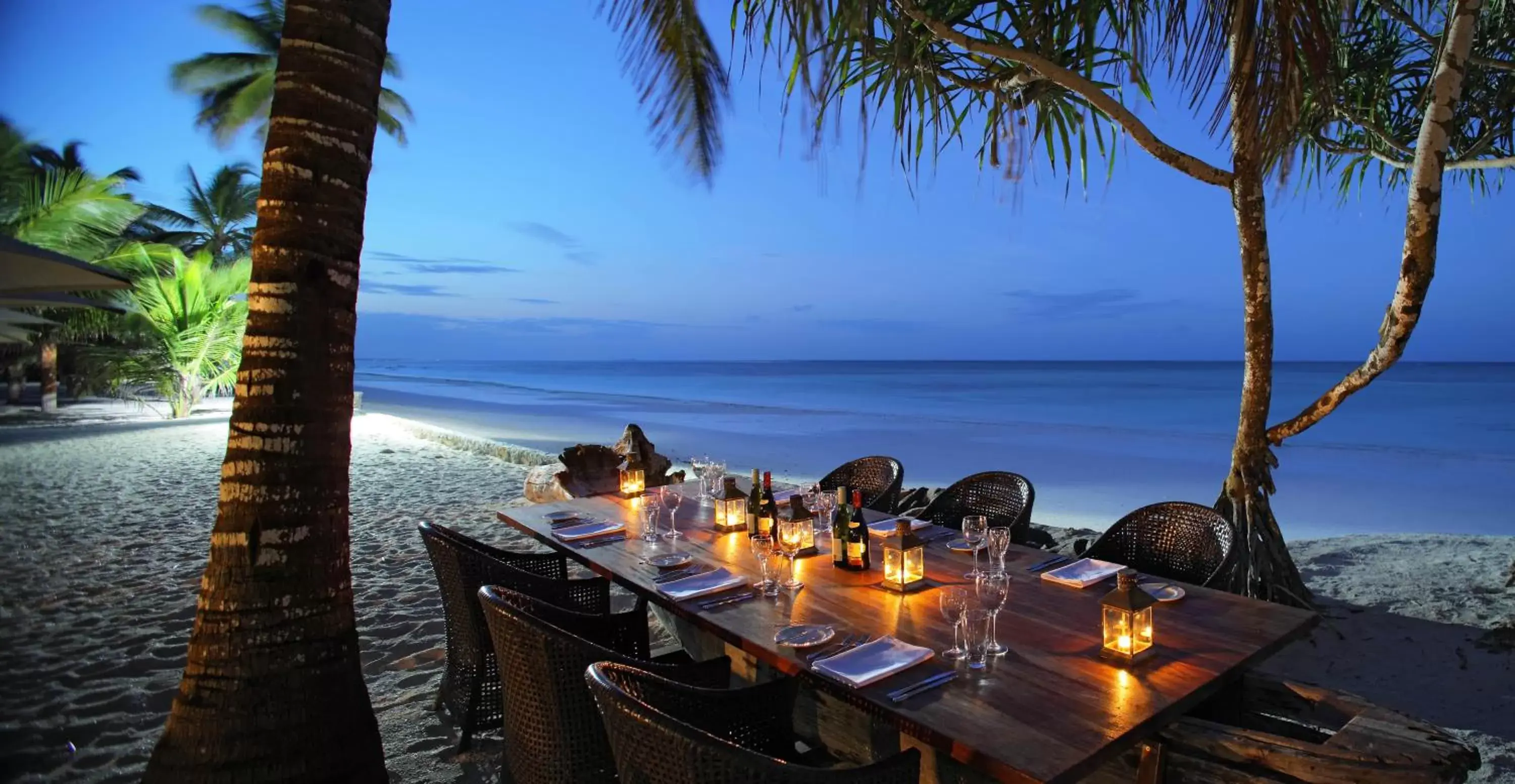 Restaurant/Places to Eat in Sultan Sands Island Resort