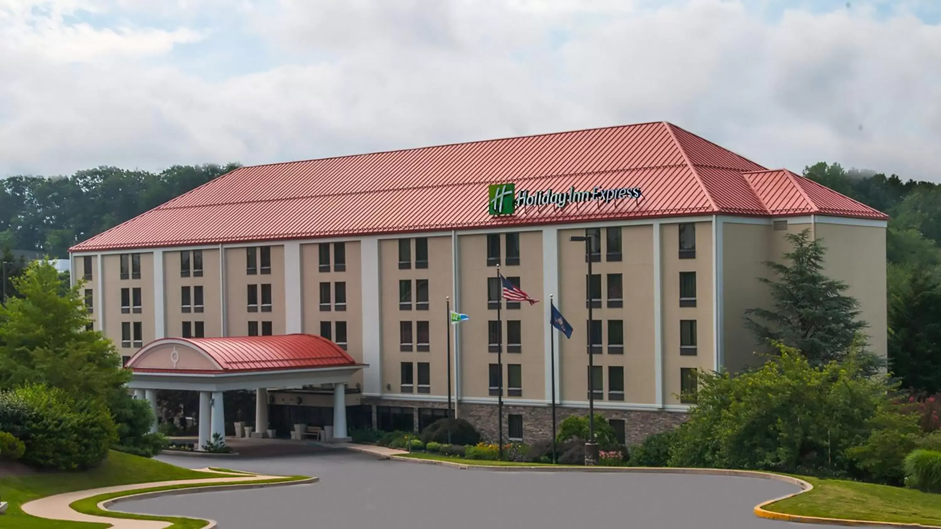 Property Building in Holiday Inn Express York, an IHG Hotel