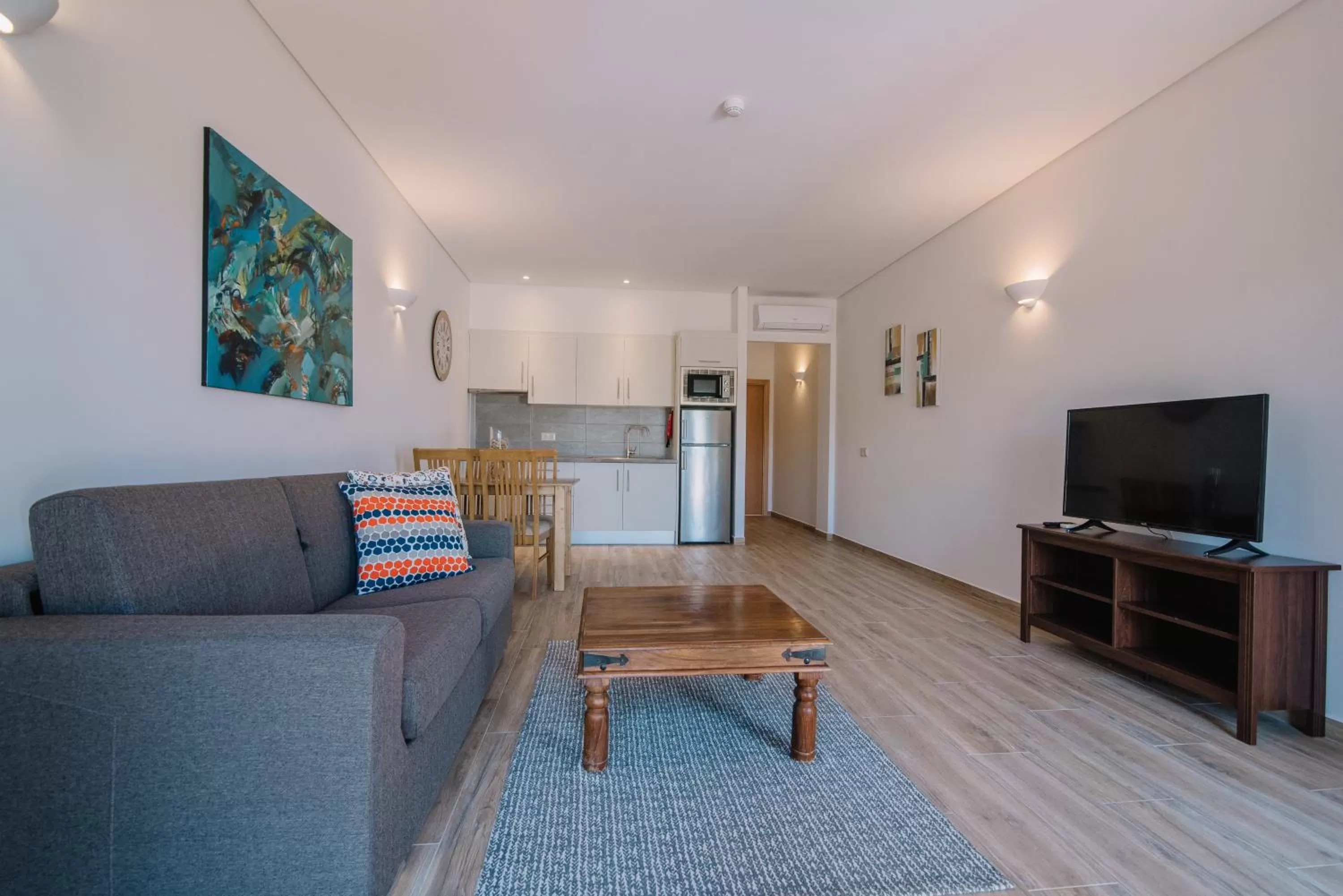 TV and multimedia in Quinta dos Poetas Nature Hotel & Apartments