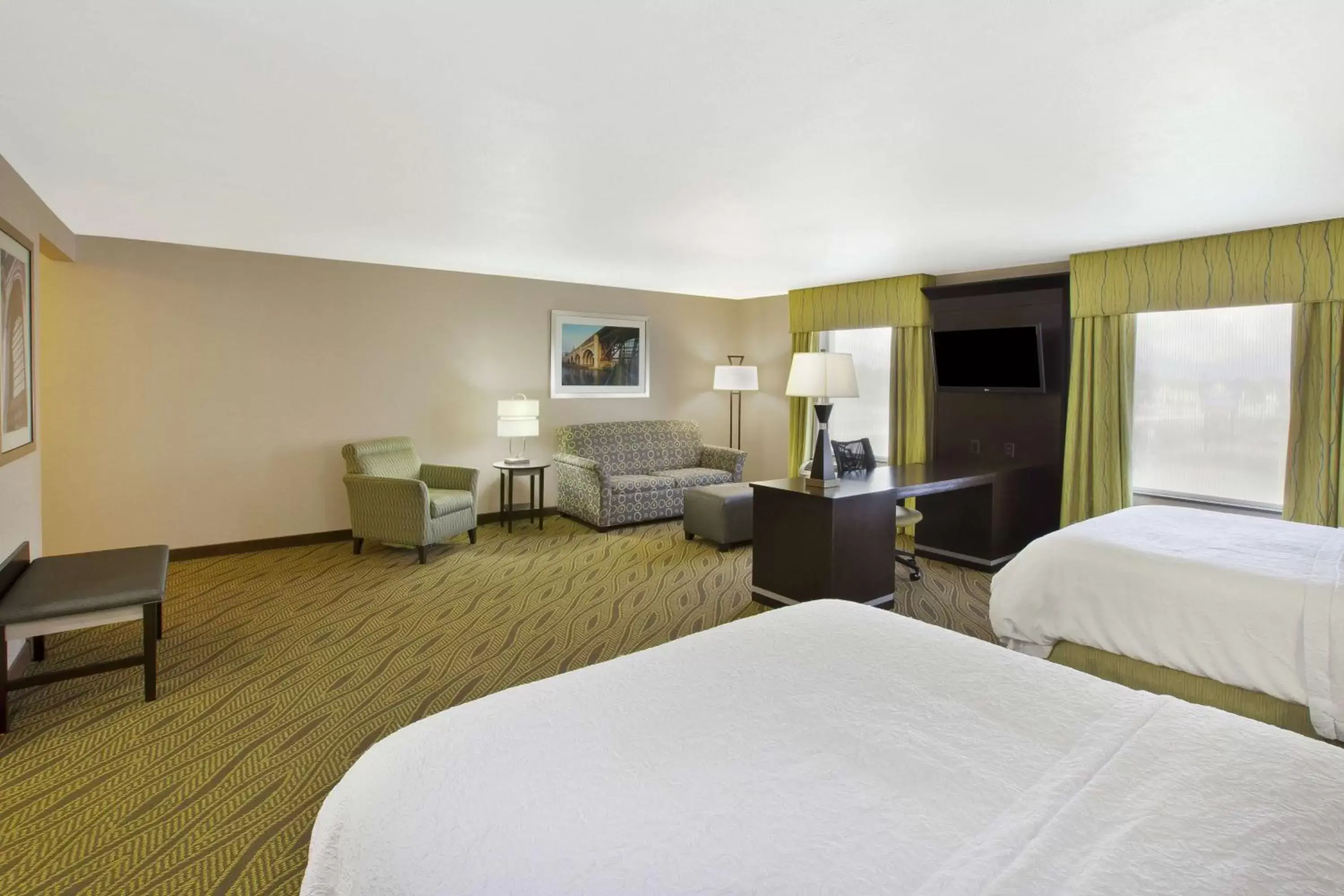 Bedroom, Bed in Hampton Inn & Suites - Elyria