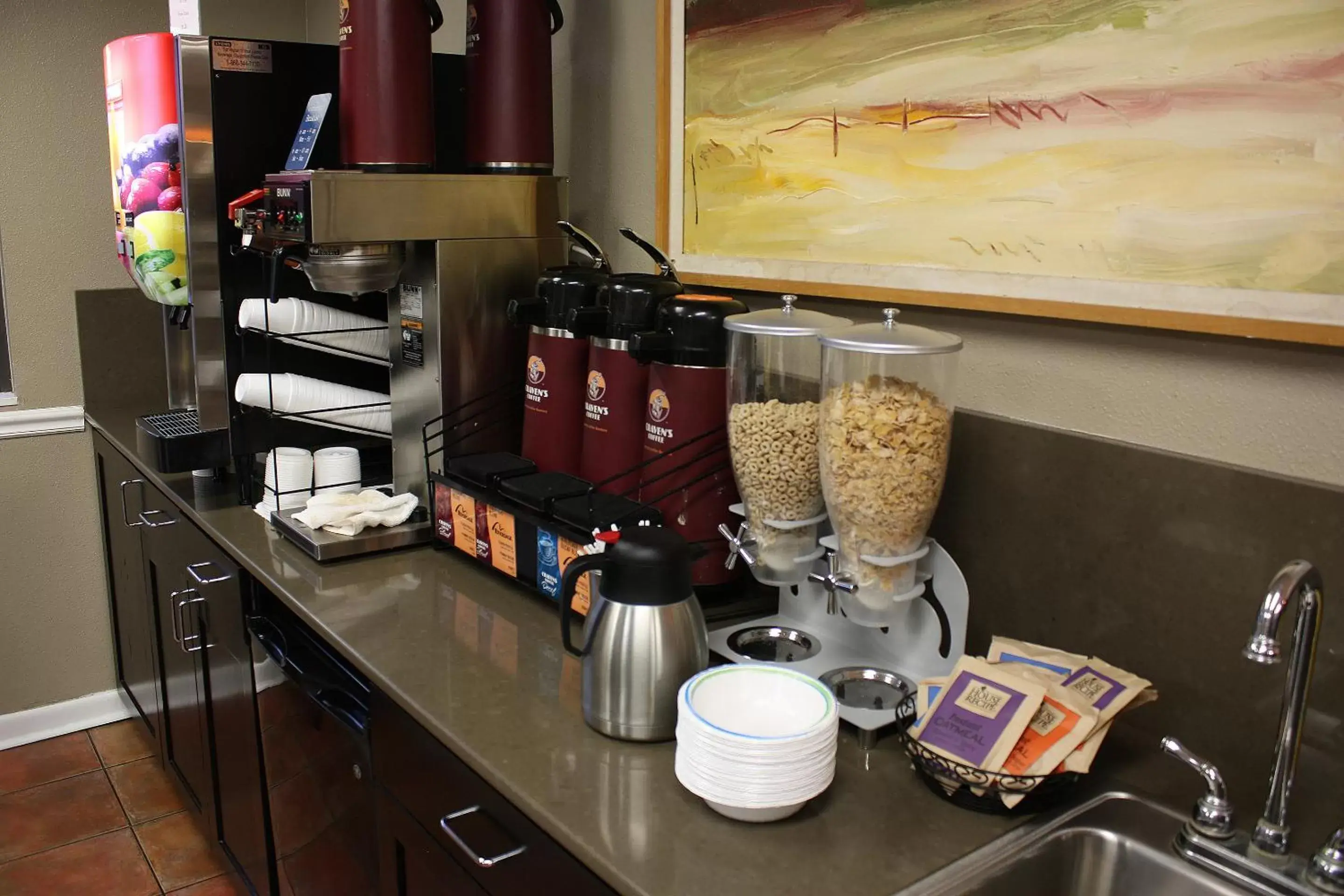 Continental breakfast, Coffee/Tea Facilities in Riversage Billings Inn