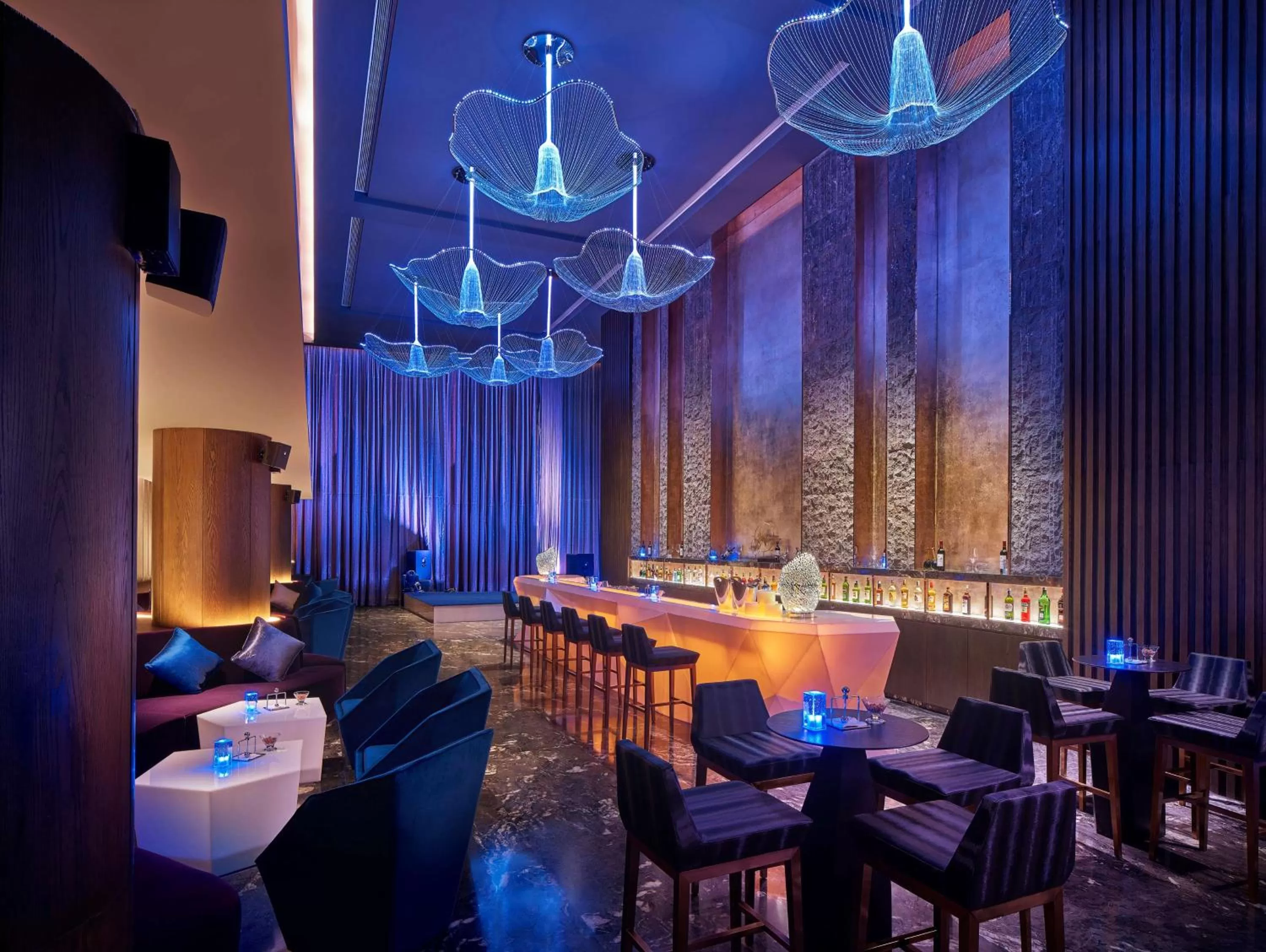 Lounge or bar in Hilton Haikou