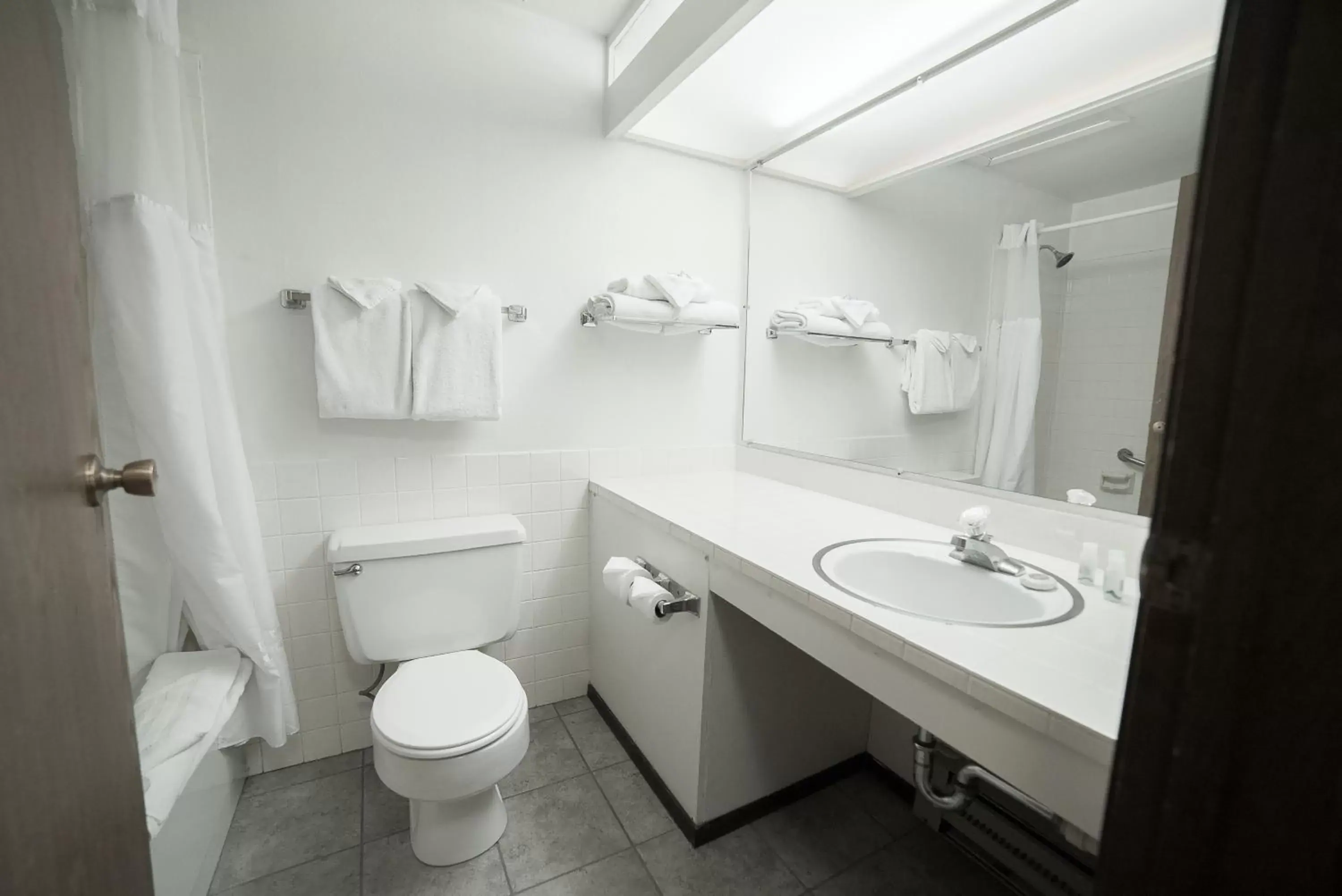 Bathroom in Parry Lodge