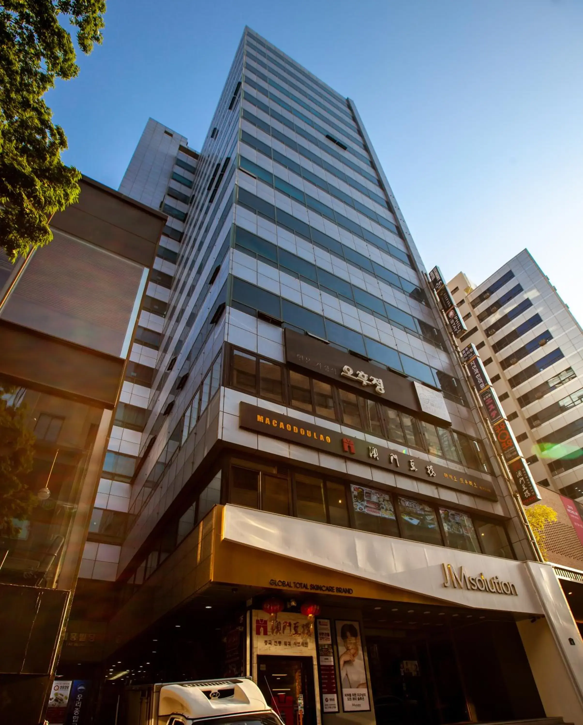 Property Building in STEP INN Myeongdong 1