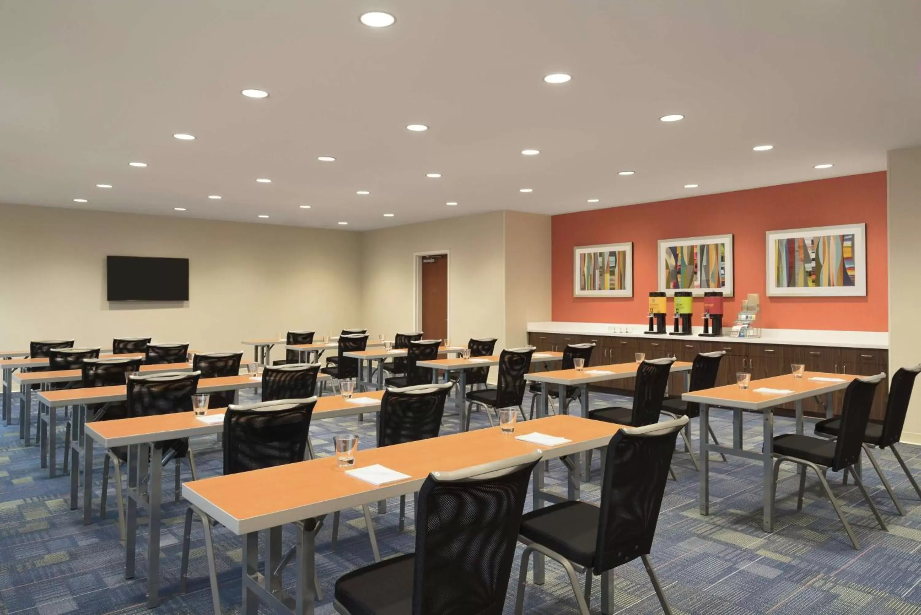 Meeting/conference room in Home2 Suites By Hilton Leavenworth Downtown