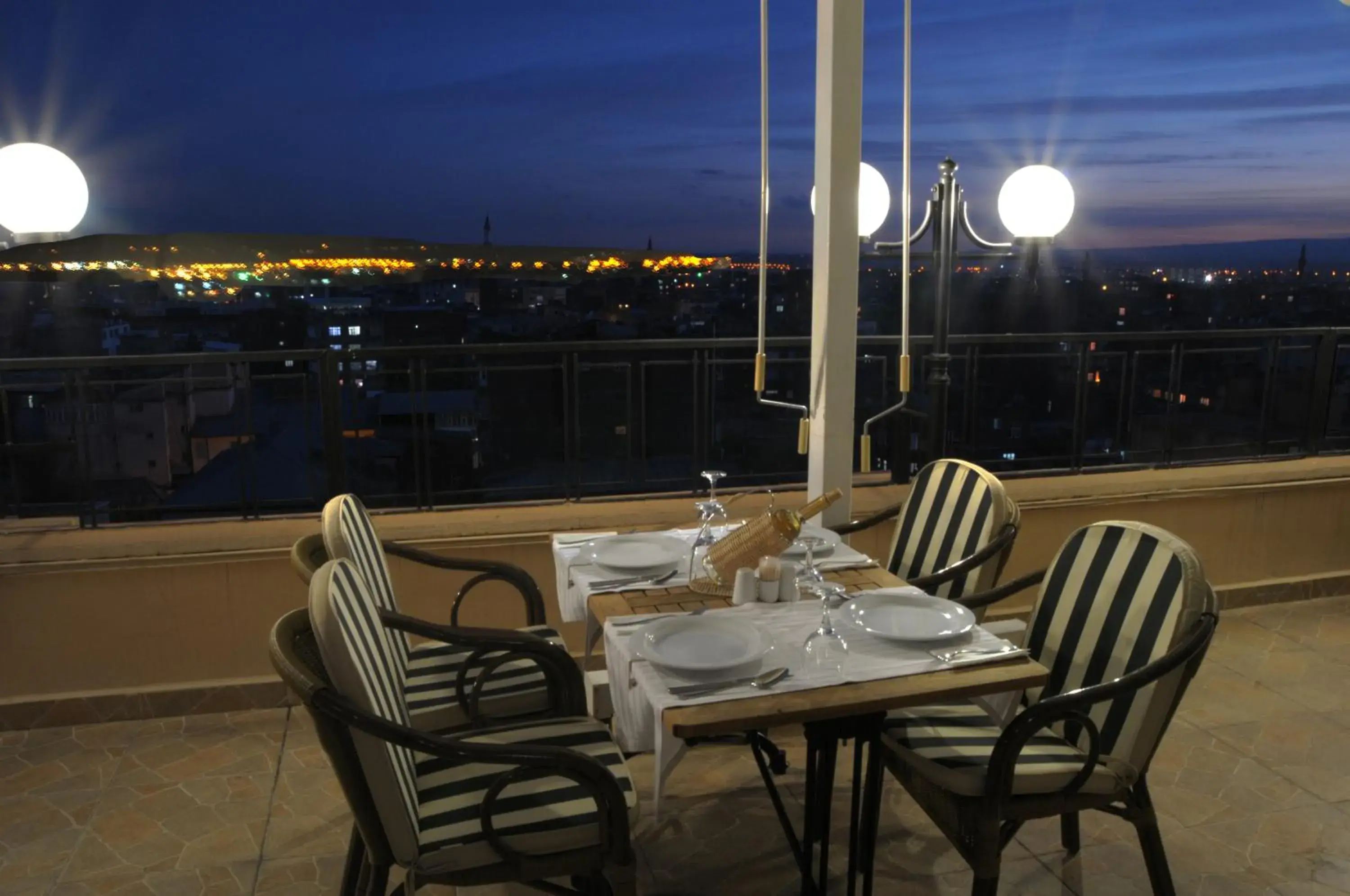 Restaurant/Places to Eat in SV Business Hotel Diyarbakr