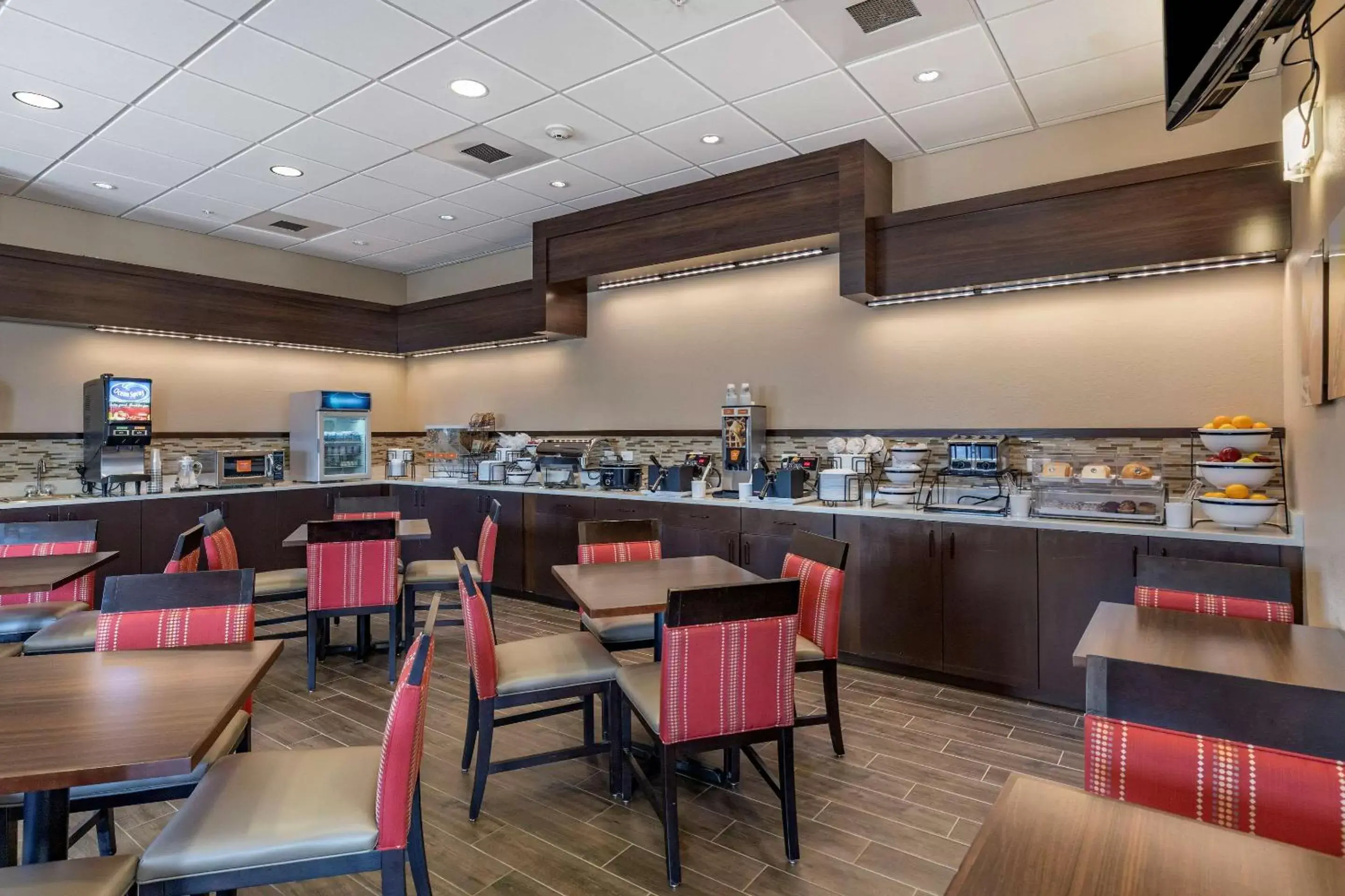 Breakfast, Restaurant/Places to Eat in Comfort Inn & Suites Gateway to Glacier National Park