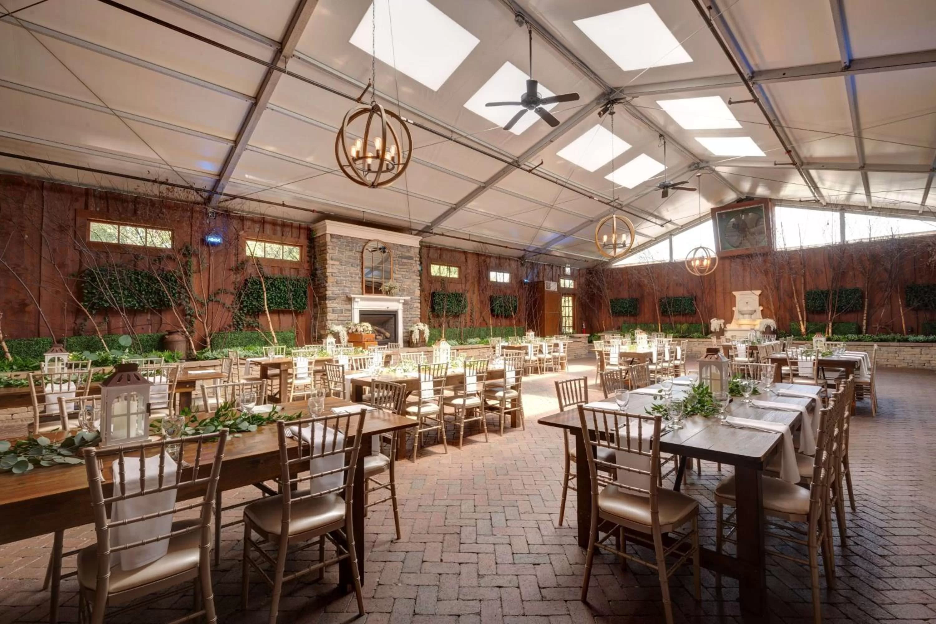 Restaurant/places to eat in Hilton Garden Inn Hamilton