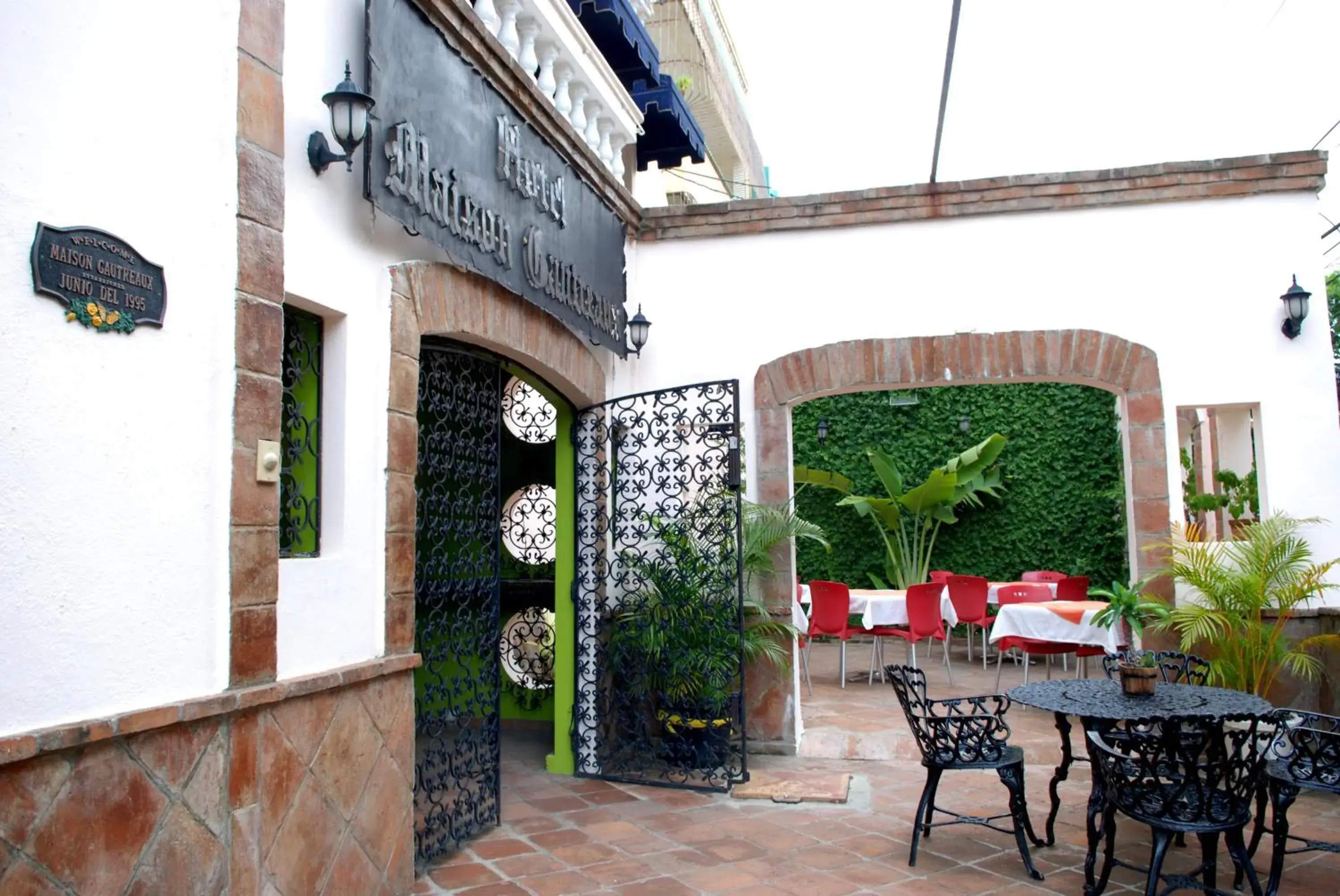 Patio in Hotel Maison Gautreaux