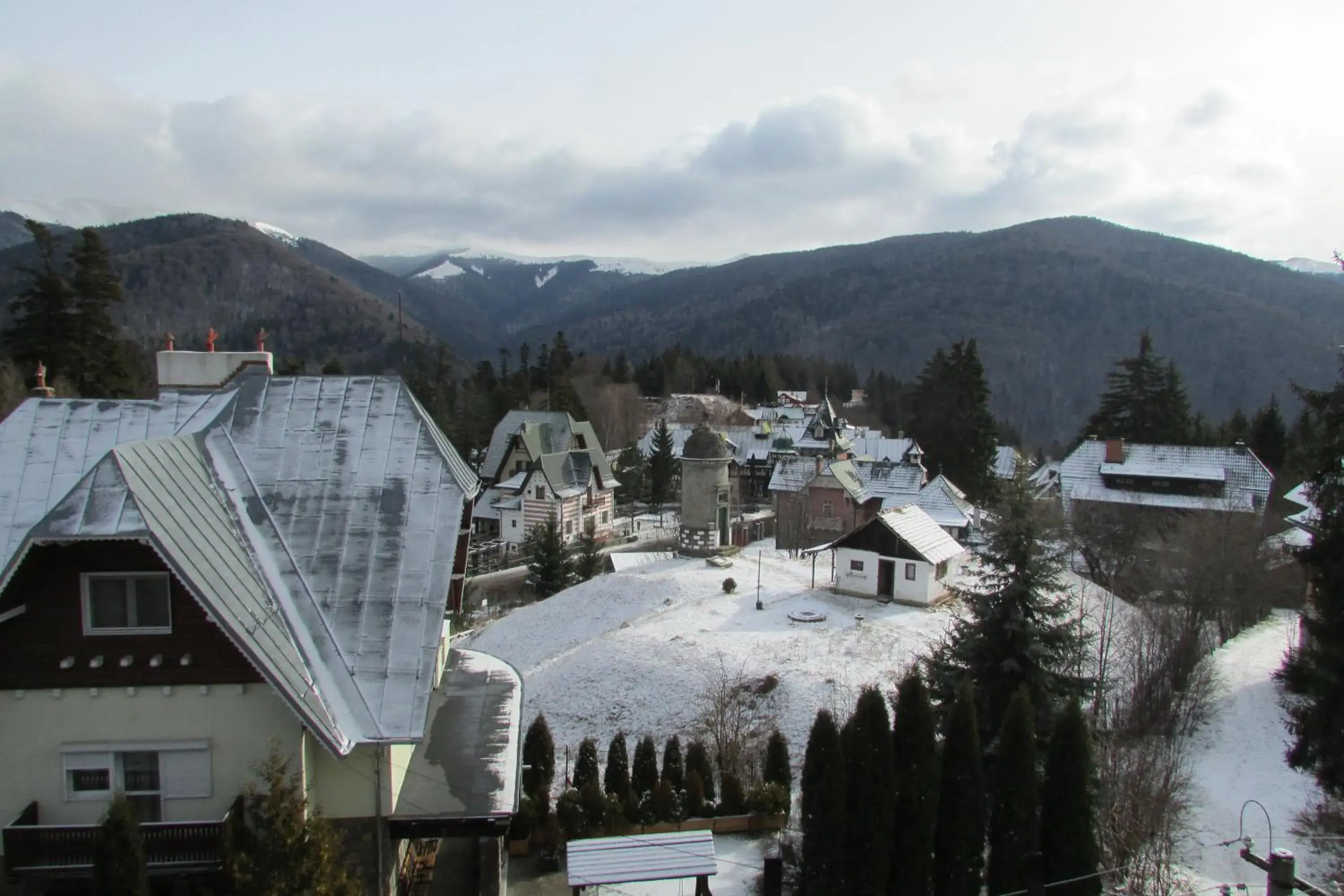 Winter, Mountain View in Hotel Marea Neagra Sinaia