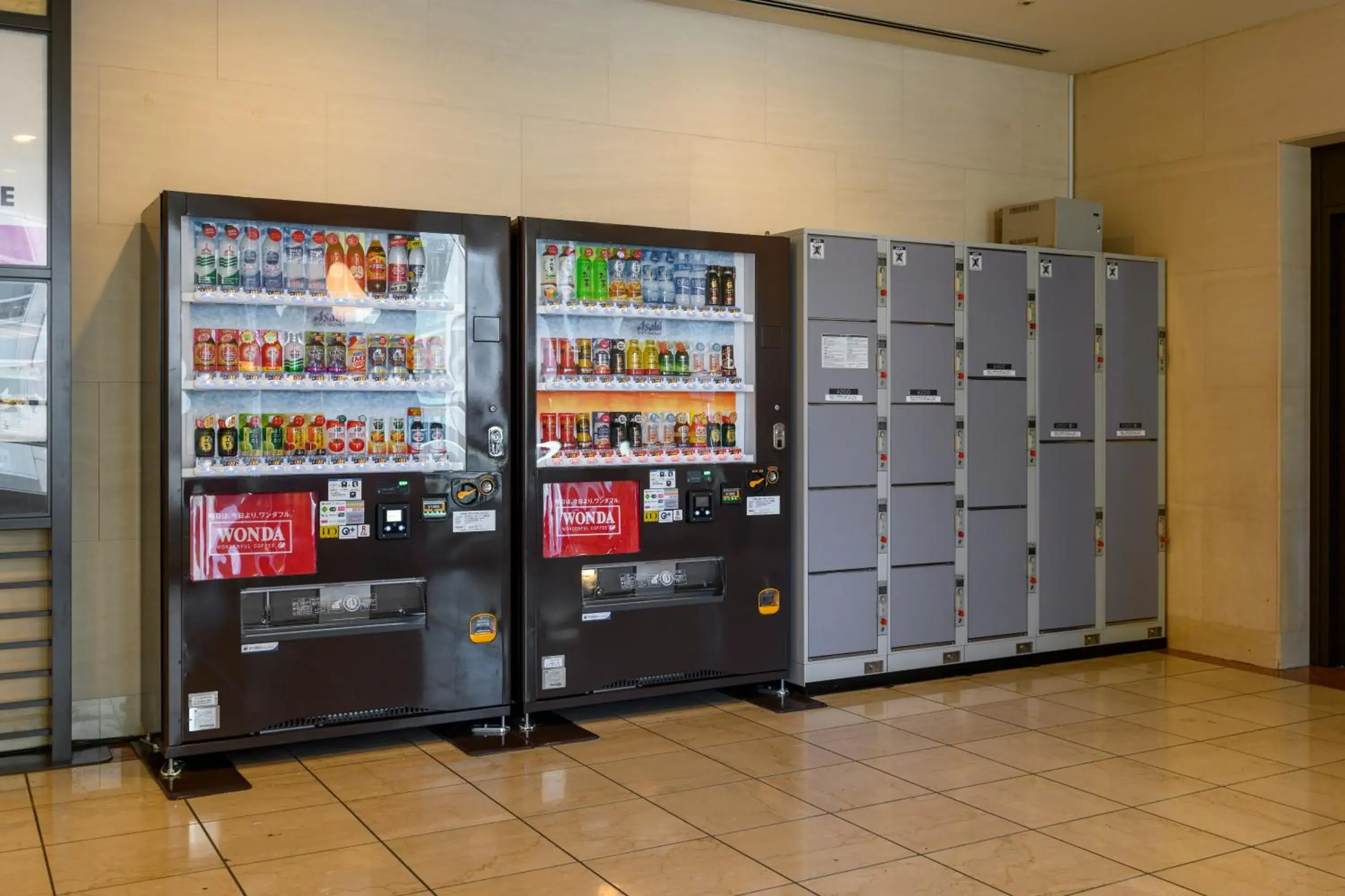 Lobby or reception, Supermarket/Shops in Yokohama Sakuragicho Washington Hotel