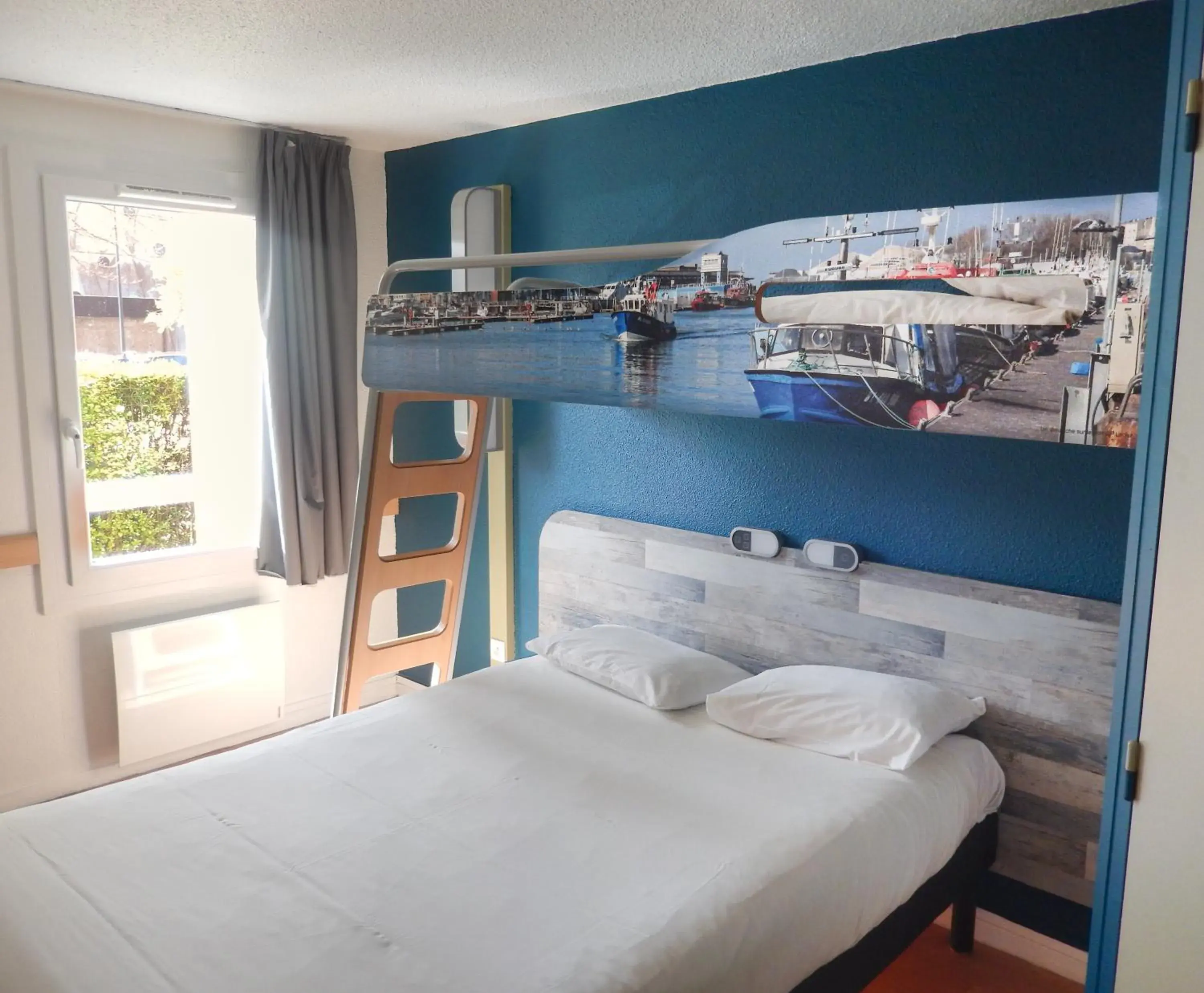 Photo of the whole room in ibis Budget Boulogne Sur Mer Centre les Ports