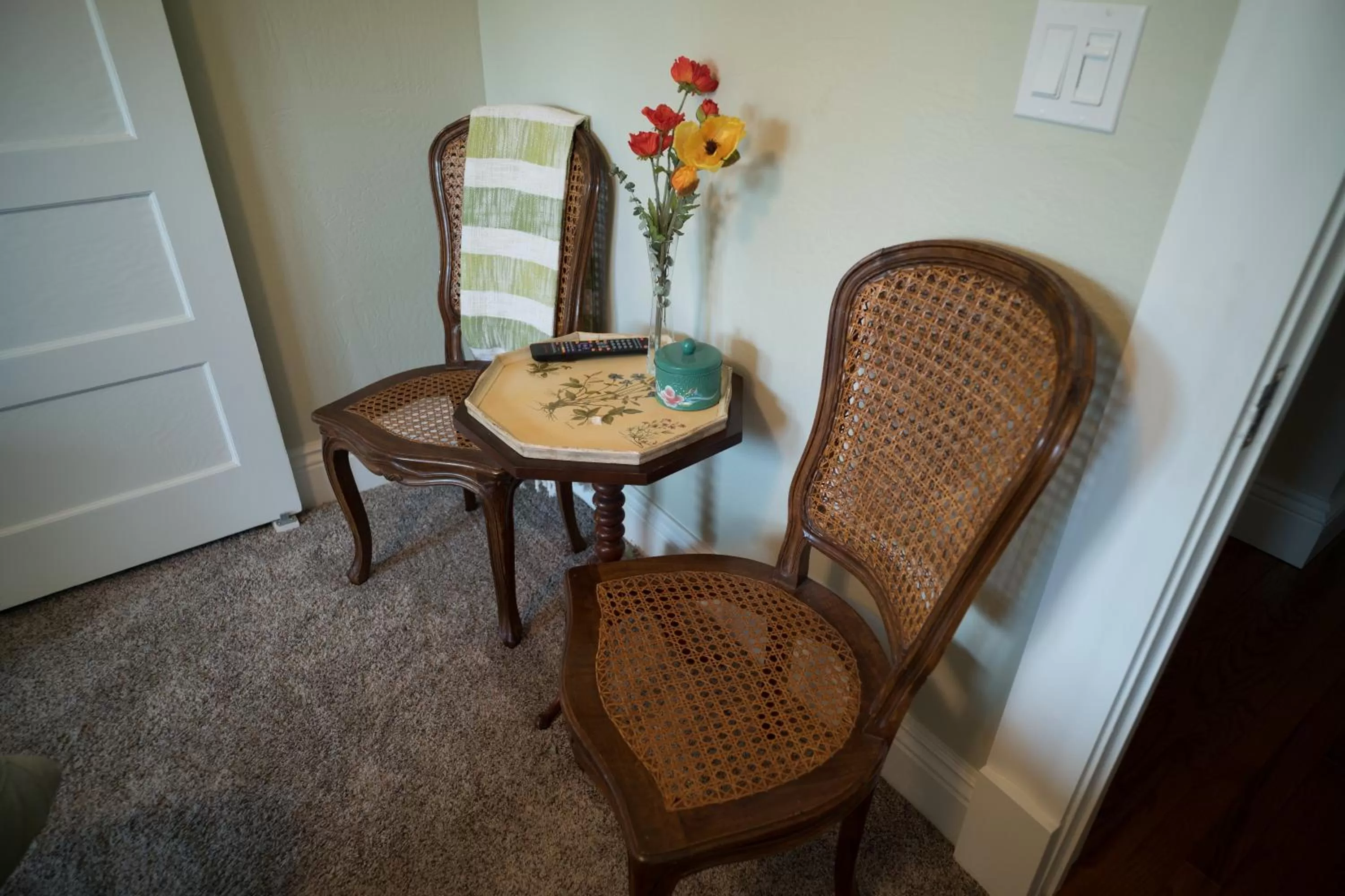 Seating Area in Poppy Sister Inn