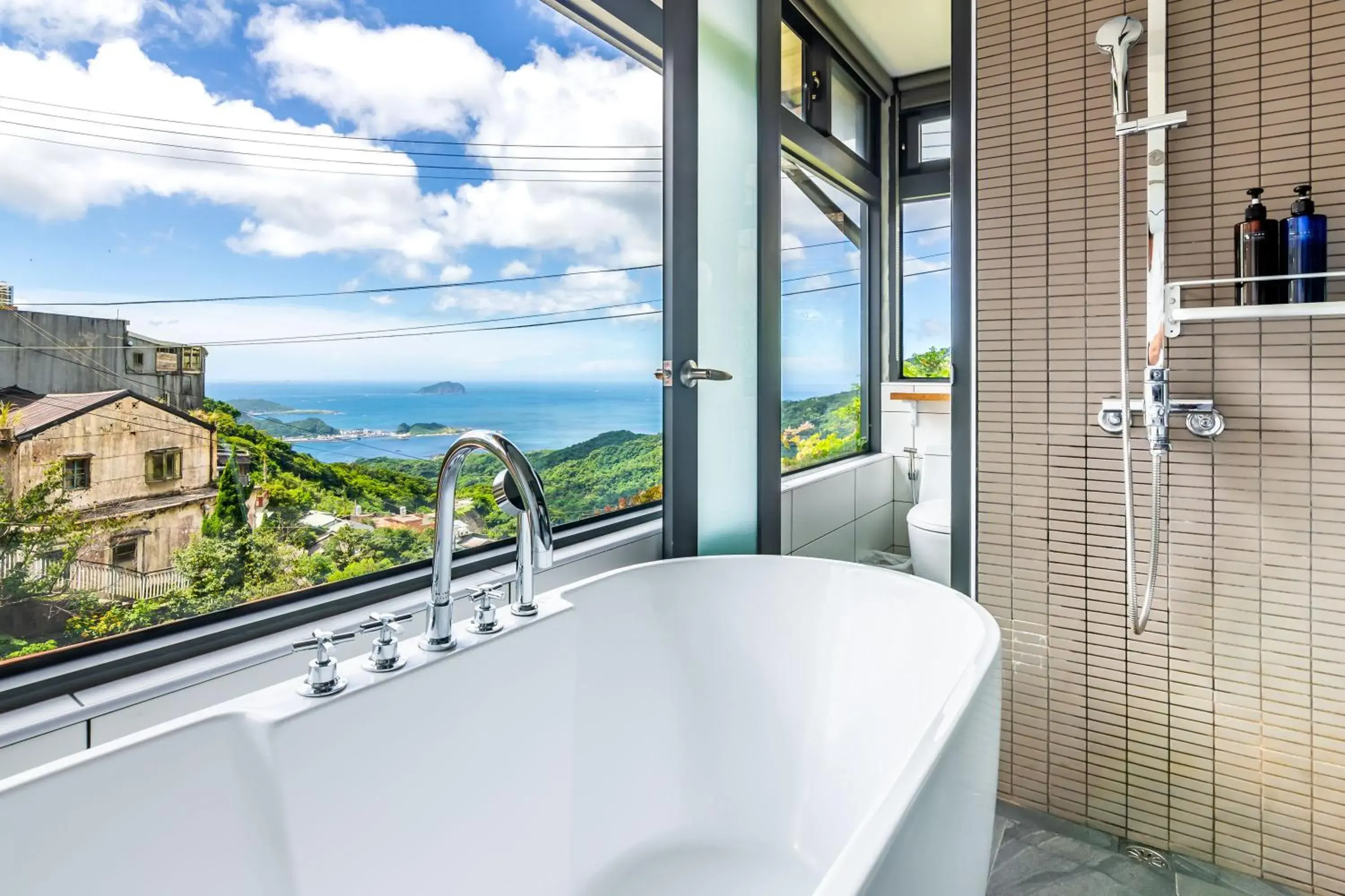 Bath, Bathroom in H& Jiufen Ore Inn