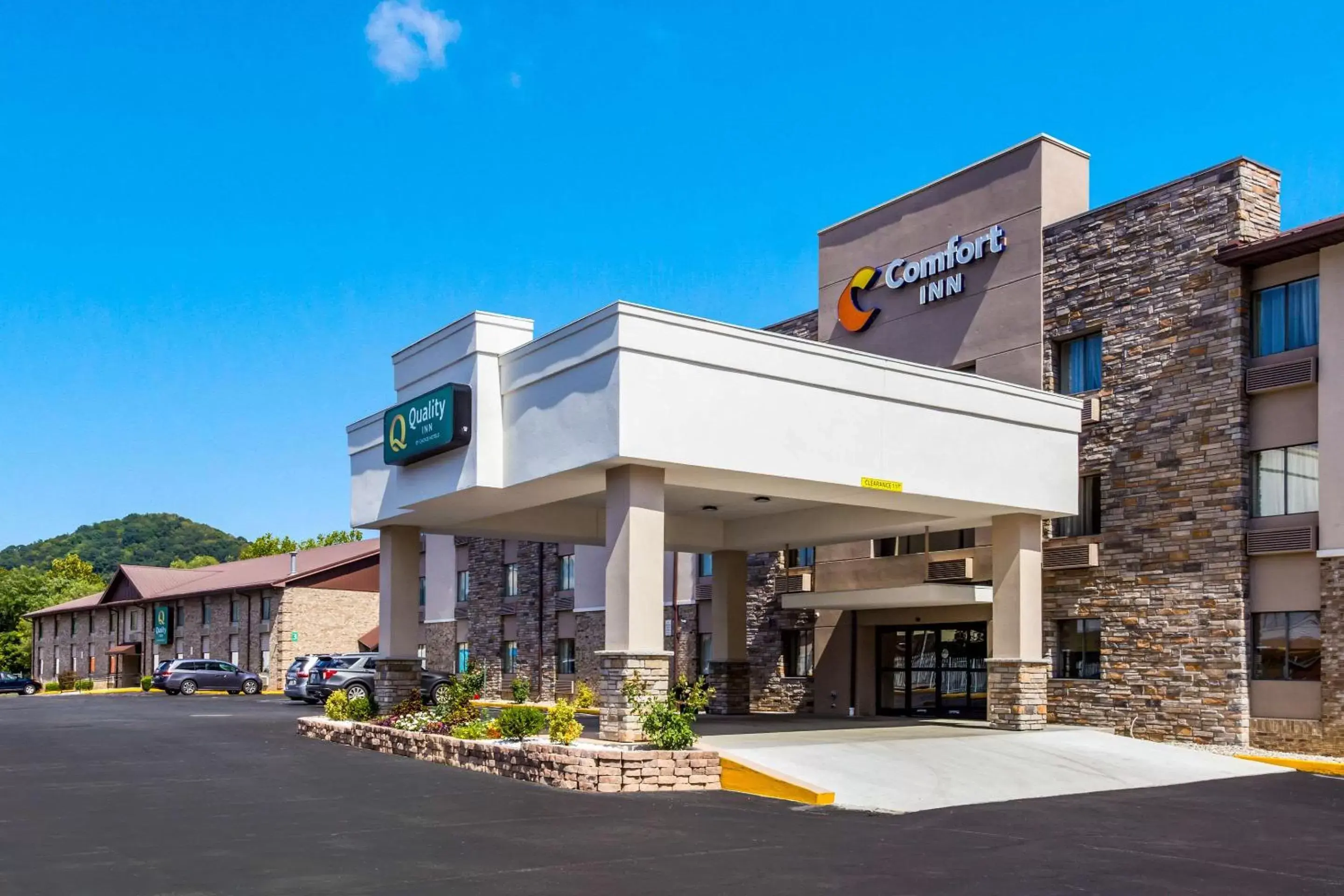 Property building in Quality Inn Charleston South Property building in Quality Inn Charleston South