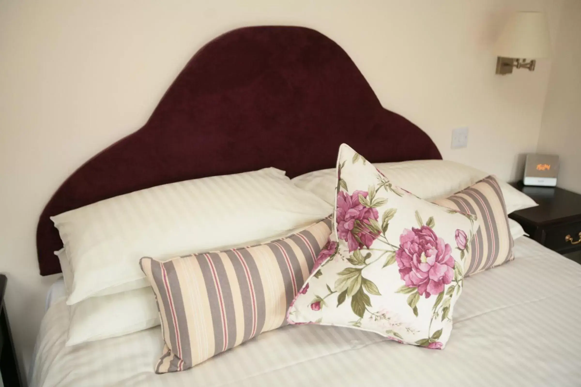 Double Room - single occupancy in The Ship Inn Double Room - single occupancy in The Ship Inn