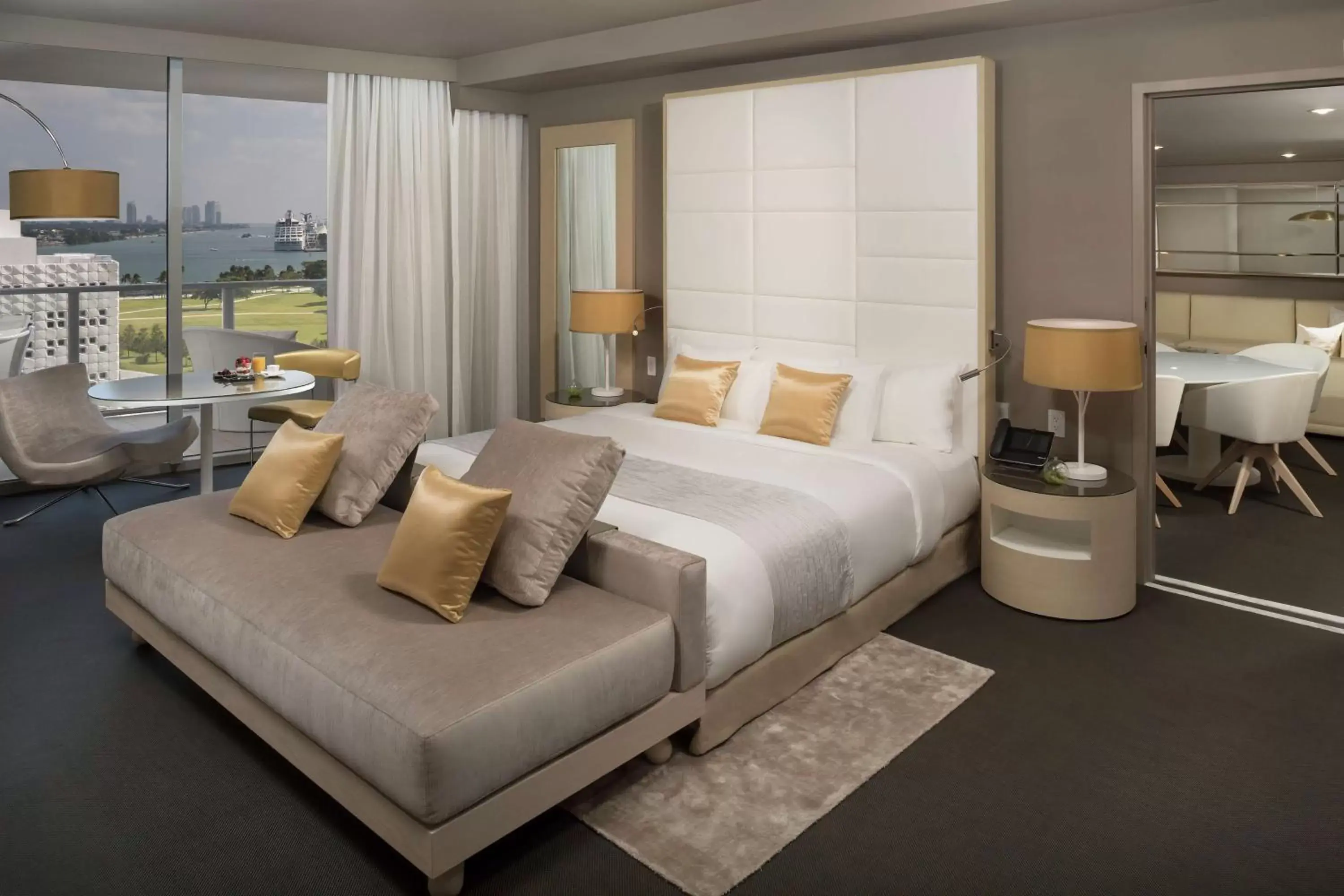 Bedroom in The Gabriel Miami Downtown, Curio Collection by Hilton