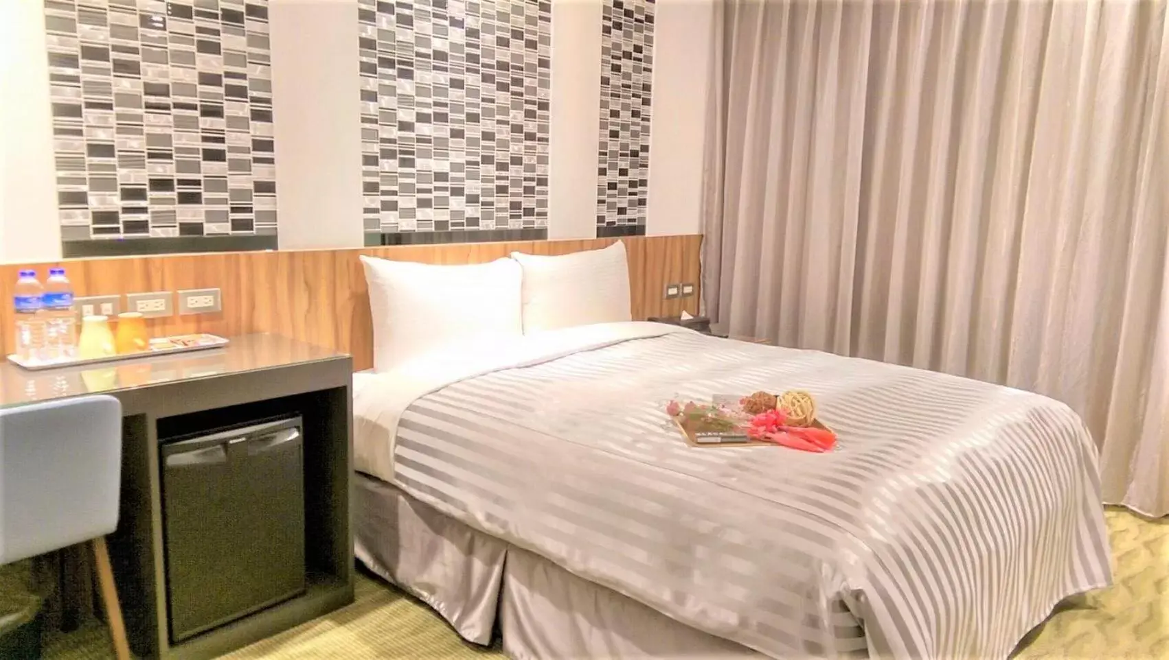 Bed in Ximen Hotel B