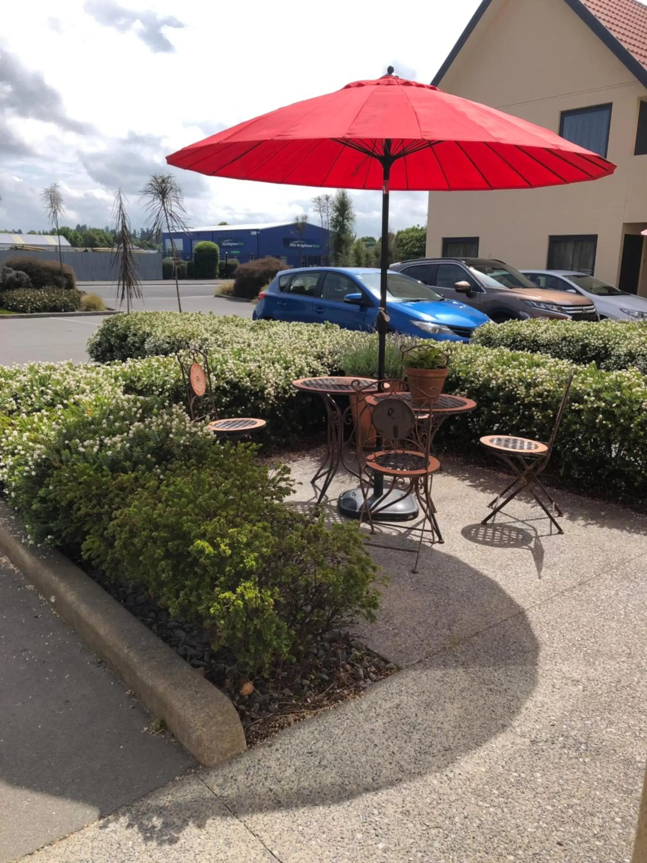 Patio, Swimming Pool in Bella Vista Motel Ashburton