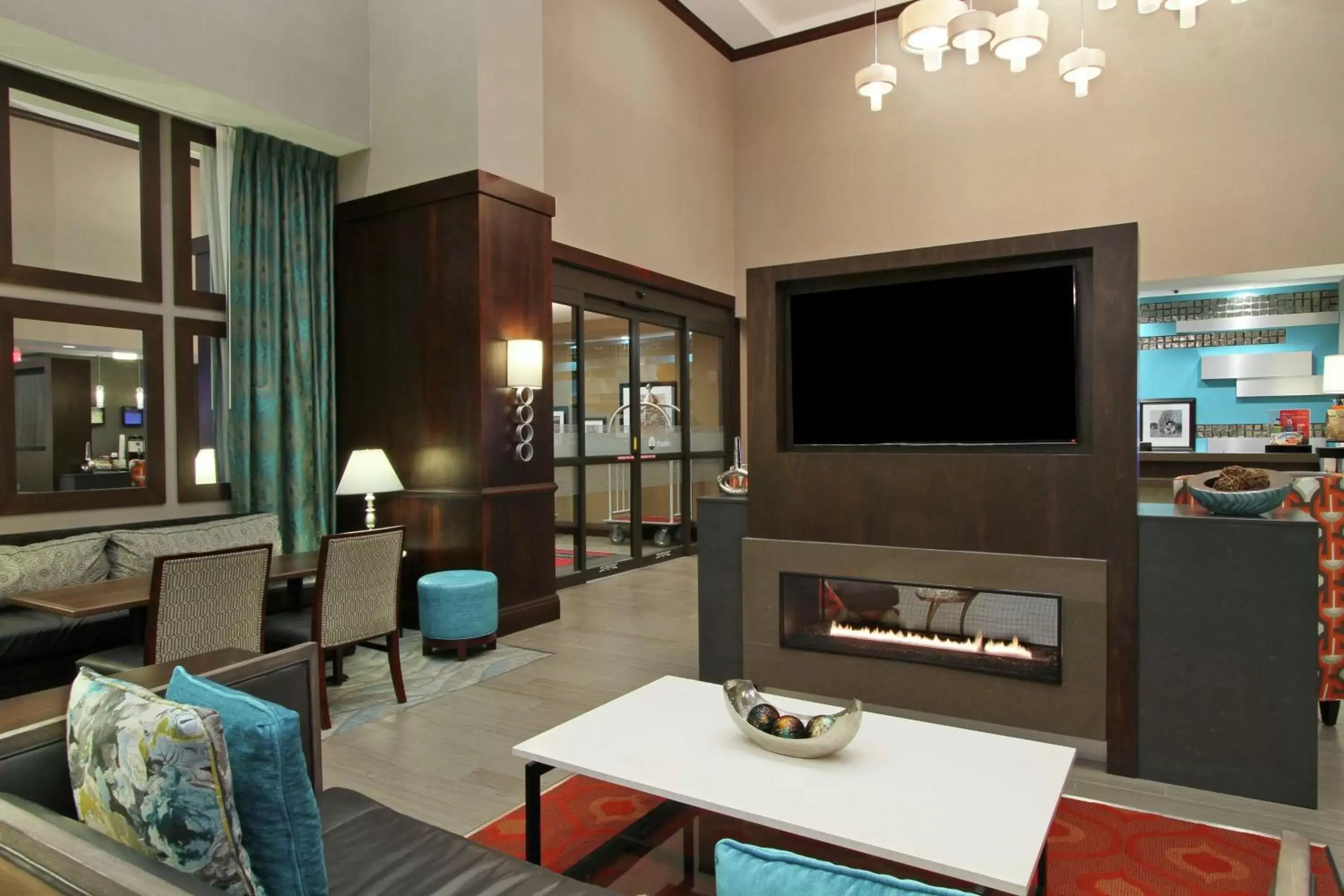 Lobby or reception, TV/Entertainment Center in Hampton Inn & Suites Columbus/University Area