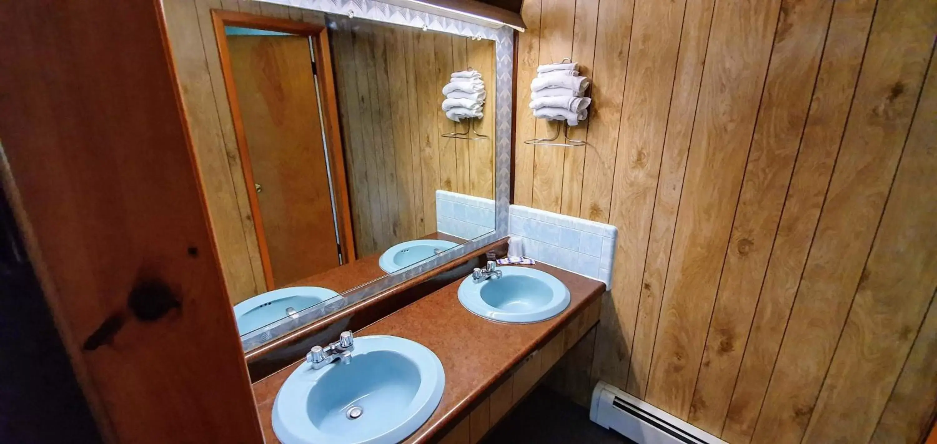 Bathroom in Red Ranch Inn